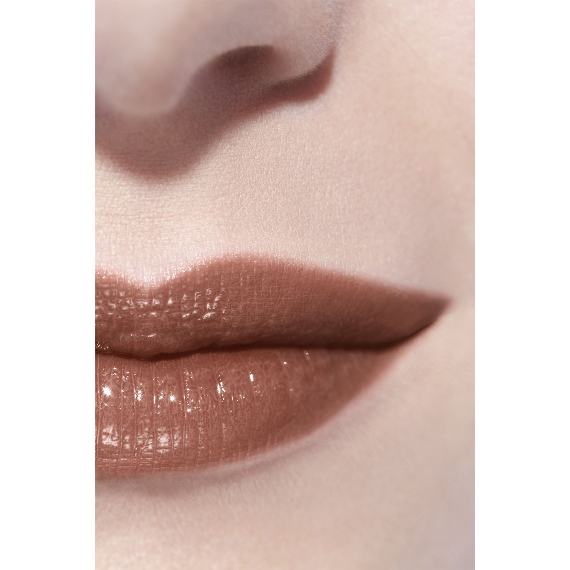 WARNA, KILAU, INTENSITAS DALAM SEKEJAP