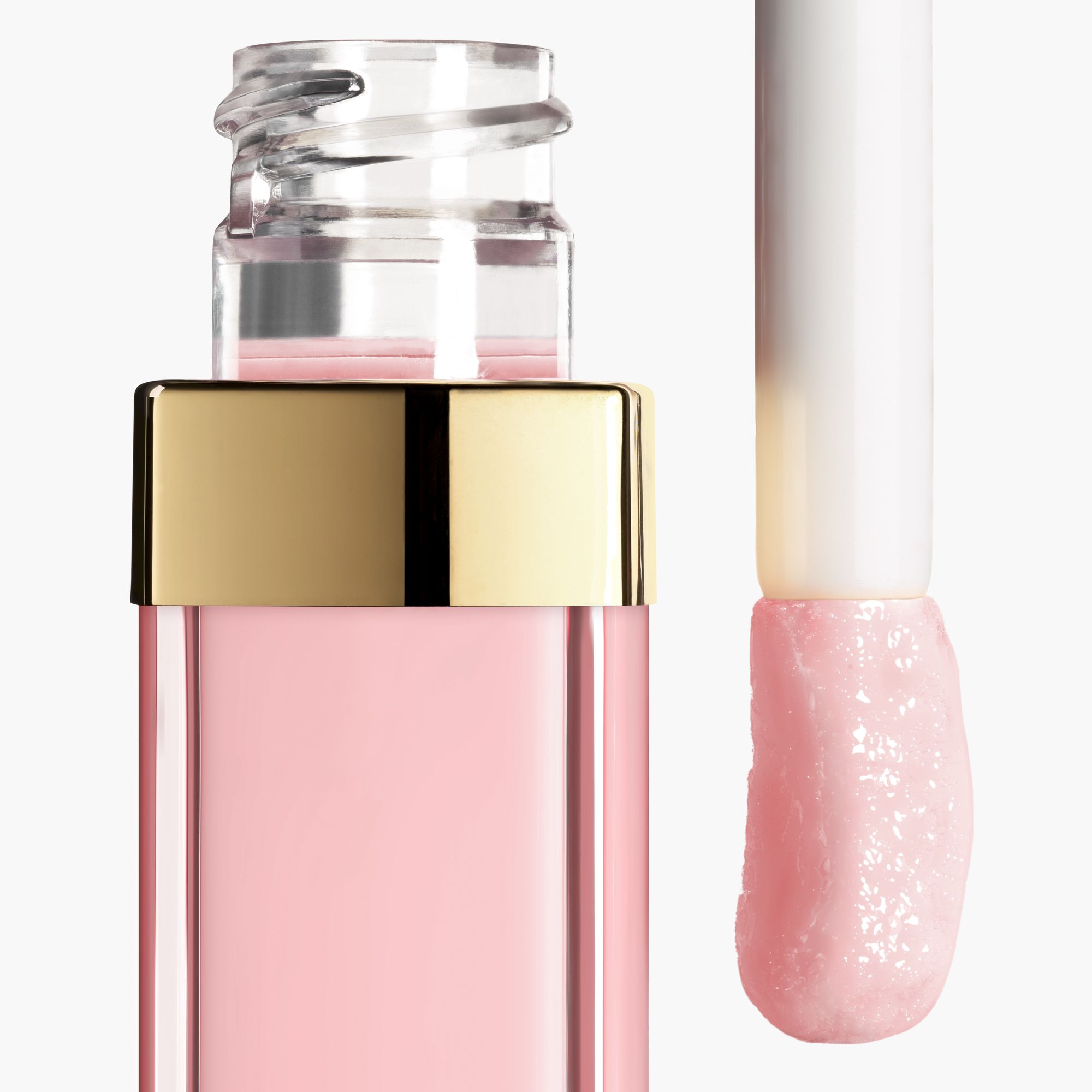 LIP GLOSS BERKILAU INTENS YANG MELEMBAPKAN DAN MENGHALUSKAN