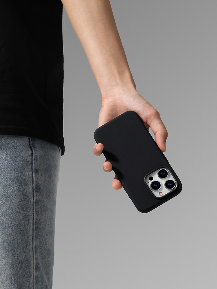 MagSafe対応 シリコーンiPhoneケース（15シリーズ）