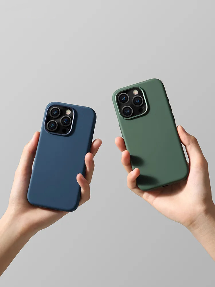 MagSafe対応 シリコーンiPhoneケース（15シリーズ）