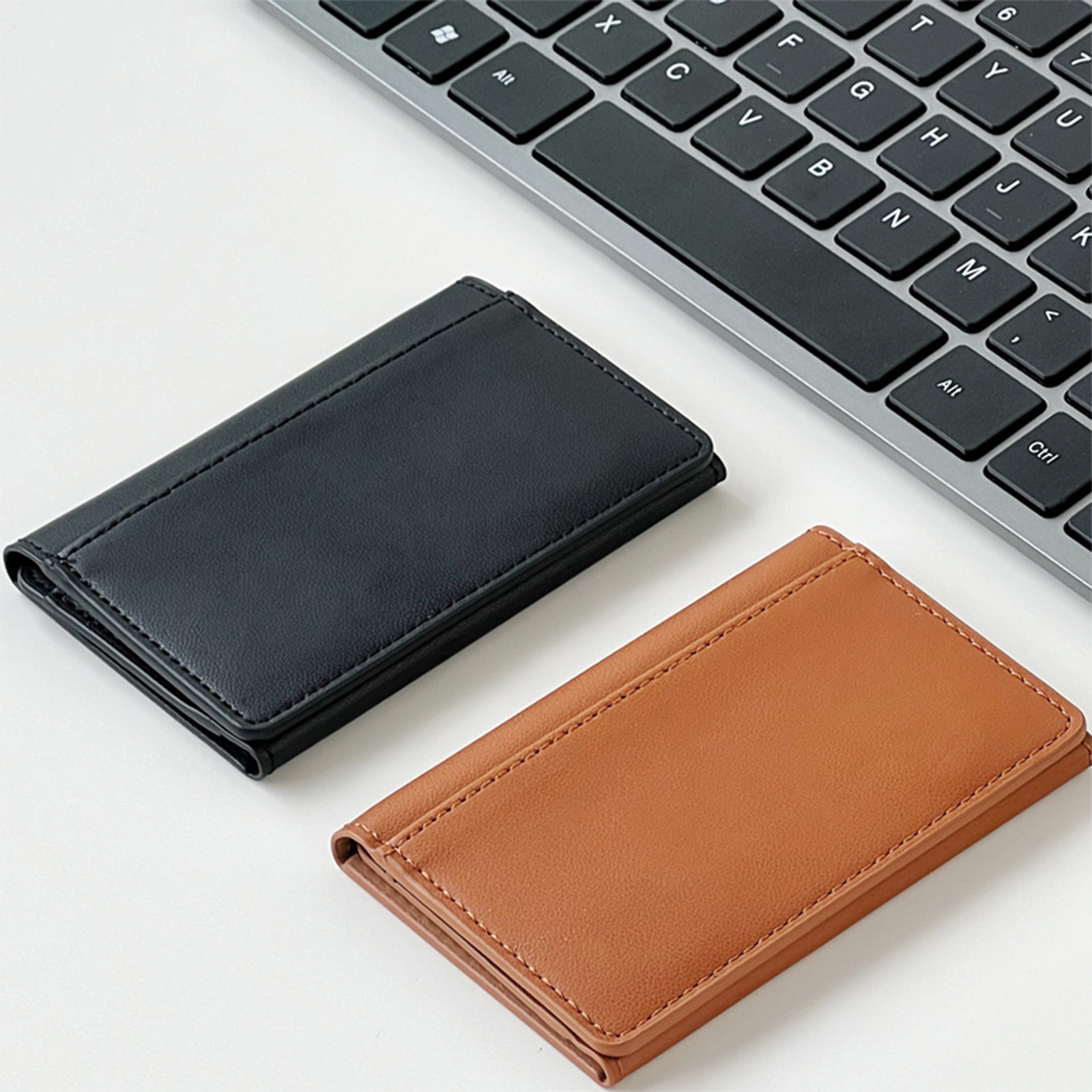 Magsafe磁気レザー3つ折りカードケース（6枚まで収納可能）