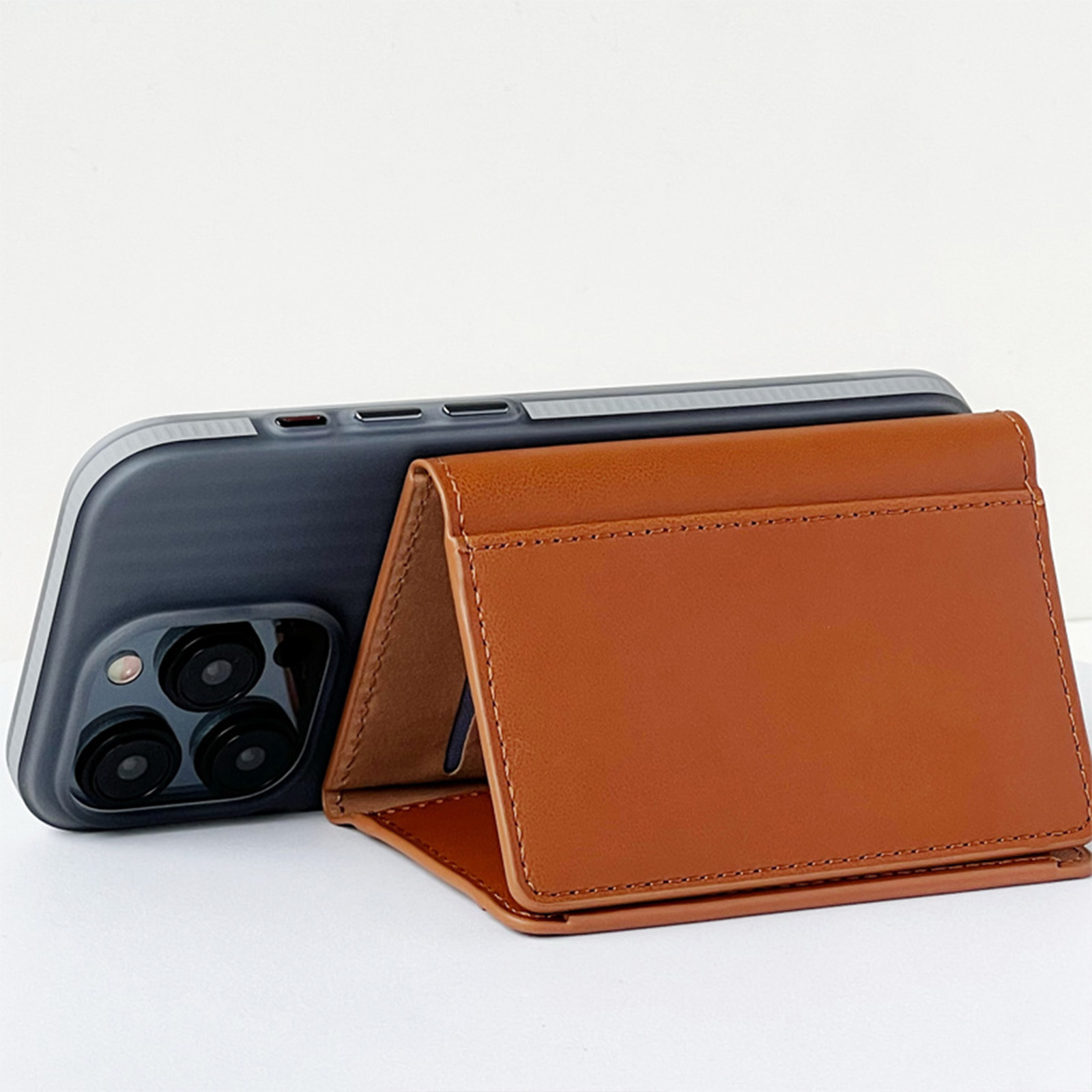 Magsafe磁気レザー3つ折りカードケース（6枚まで収納可能）