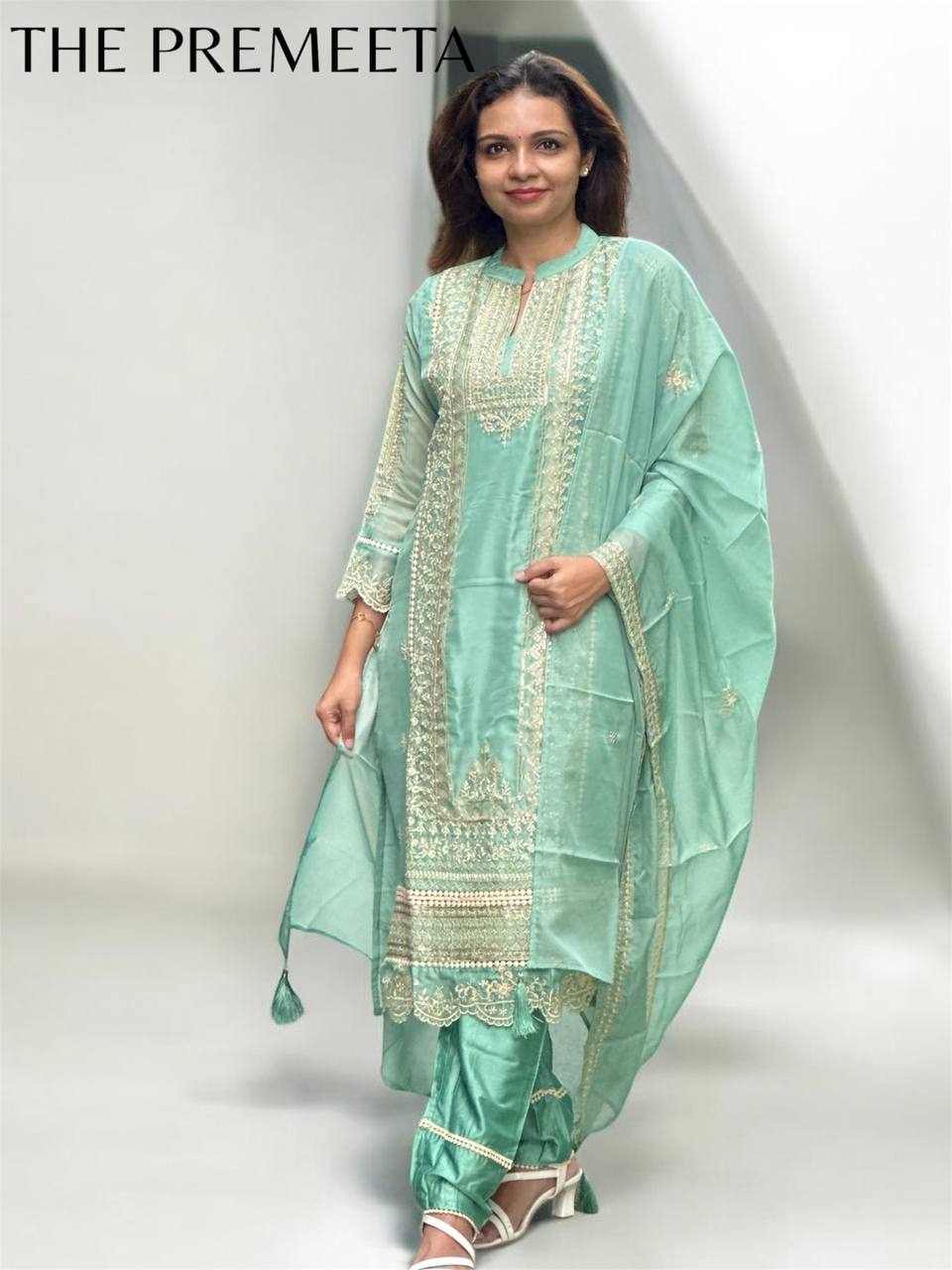 Laila Pakistani Suit