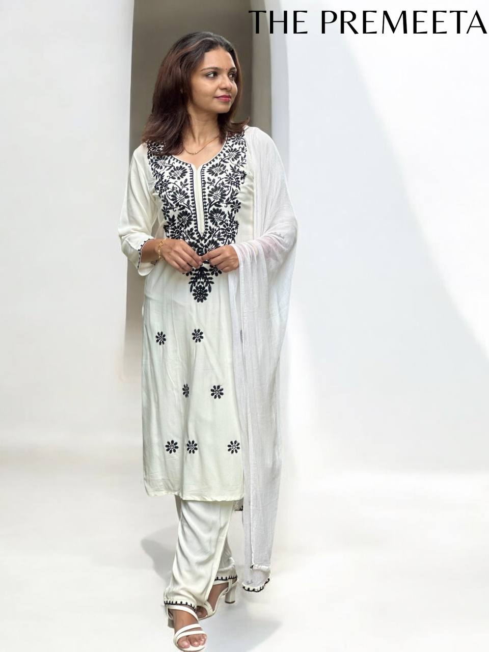 Classic Contrast Cotton Suit