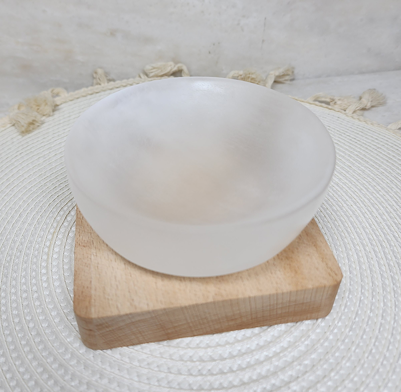 SG LOCAL - AURA HAVEN Natural White Selenite Round Bowl Appox 9.5cm to 10cm Cleansing Crystal
