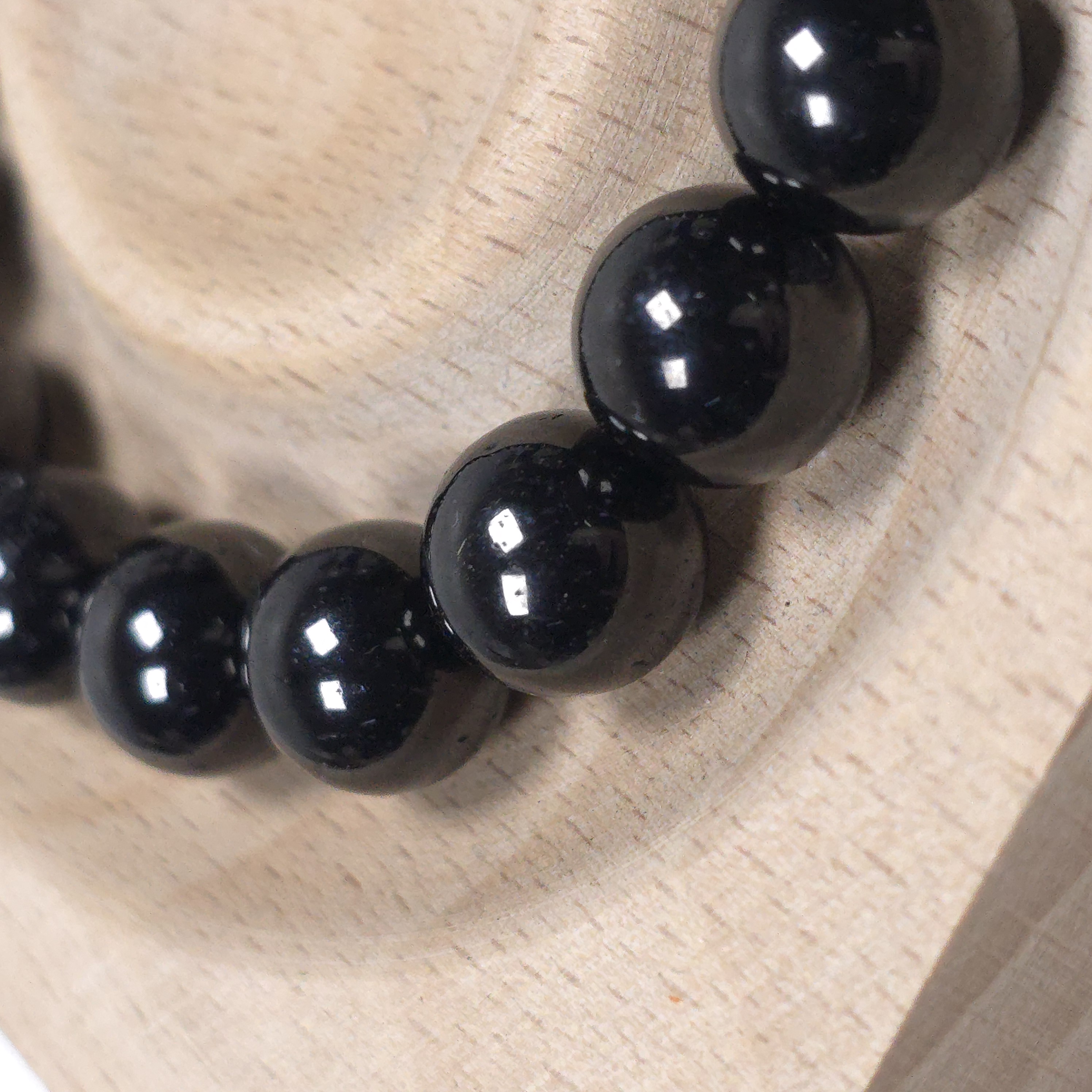 SG LOCAL - AURA HAVEN Jet Bracelet