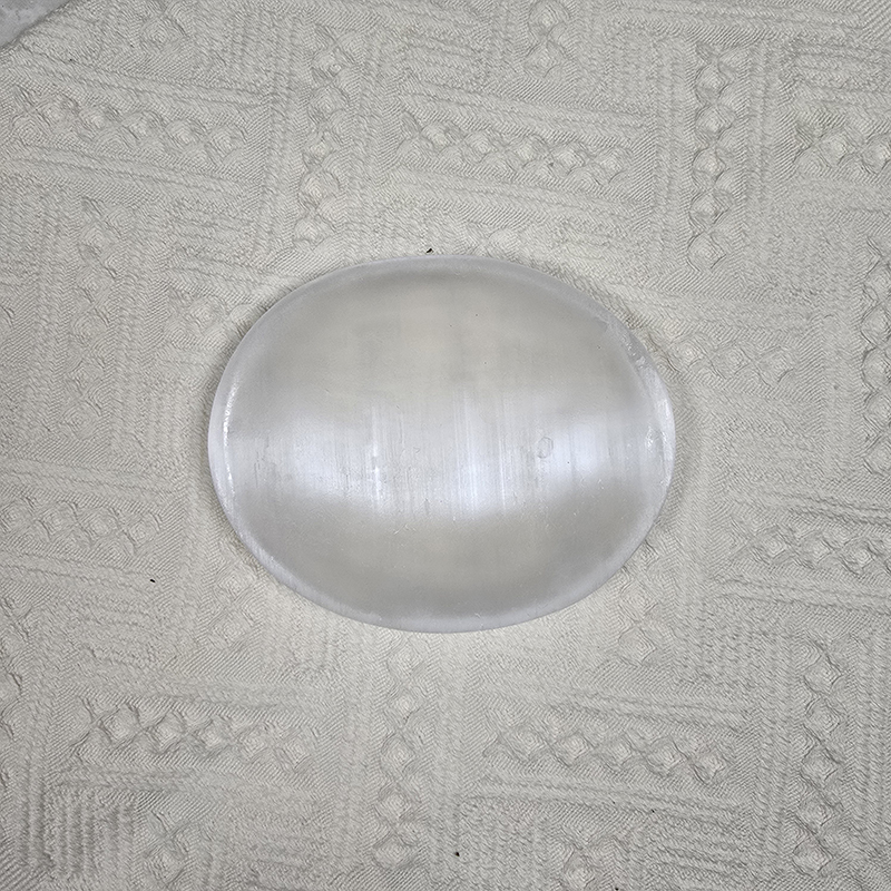 SG LOCAL - AURA HAVEN Natural White Selenite Oval Plate 12cm Cleansing Crystal