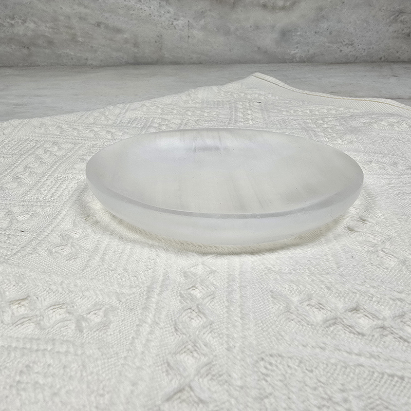 SG LOCAL - AURA HAVEN Natural White Selenite Oval Plate 12cm Cleansing Crystal