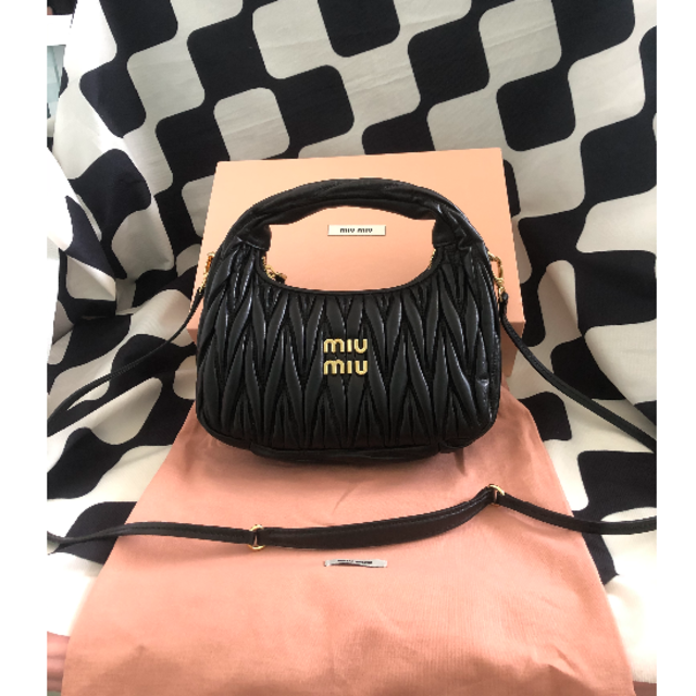 人気TOP miumiu - 新品未使用 ミュウ ミュウ 22ss MiuWander ハンドバッグ ショルダーバッグ -  www.sgscikolata.com.tr