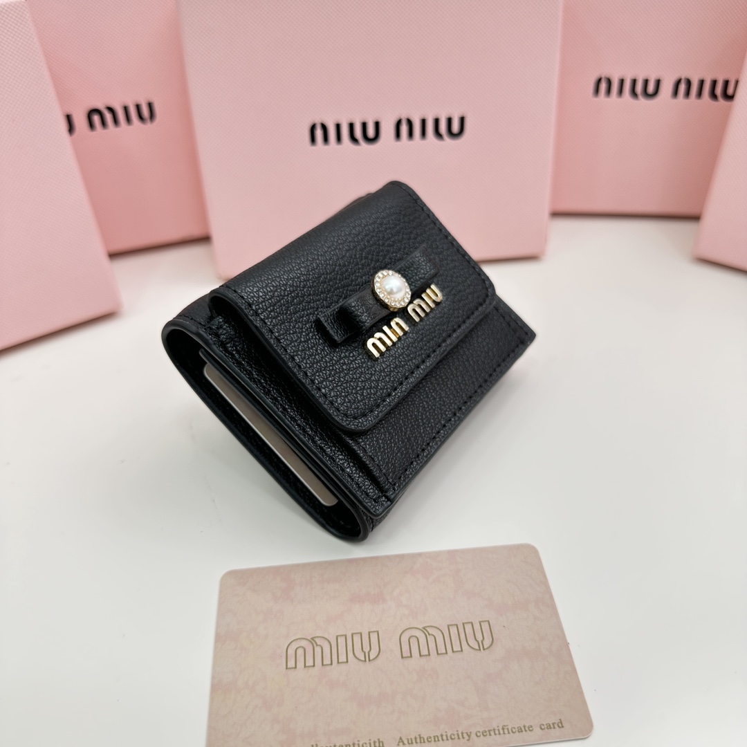 ★ Miu Miu ★ MADRAS パール 三つ折り ミニ財布