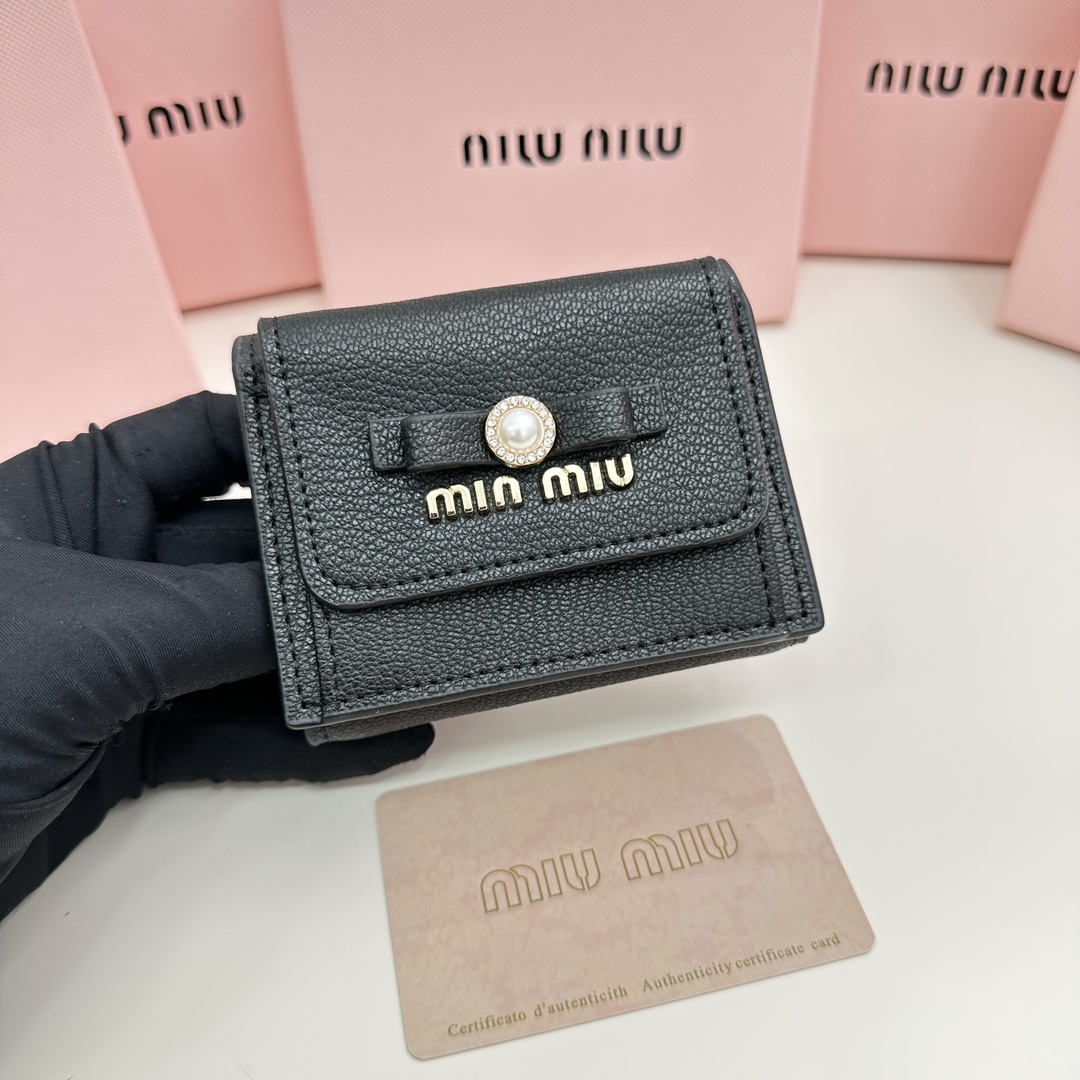 ★ Miu Miu ★ MADRAS パール 三つ折り ミニ財布