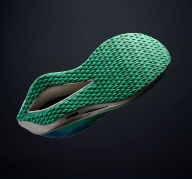 走行時の安定性向上のために、前作のWAVE REBELLION PRO2と比べ接地エリアを約37%UP。