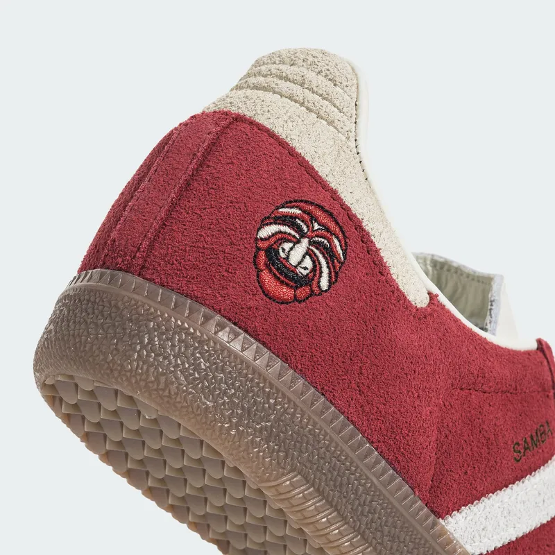 Samba × Jennie　マスク刺繍入り／韓国限定／超話題の大人気アイテム