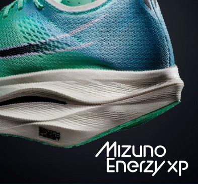 新登場のソール素材を搭載。従来のMIZUNO ENERZYよりも柔らかく反発性に優れ、軽量性も追求した次世代のミズノの高機能ミッドソール素材。