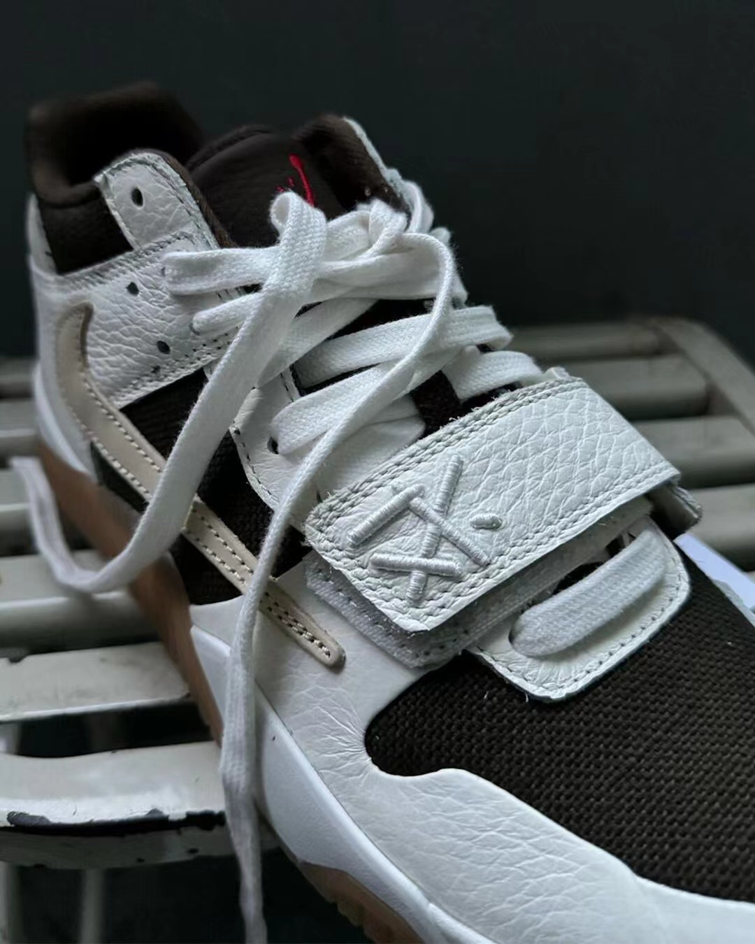 最新コラボが大注目Travis Scott x jordan Cut The Check 　＂ｓａｉｌ＂