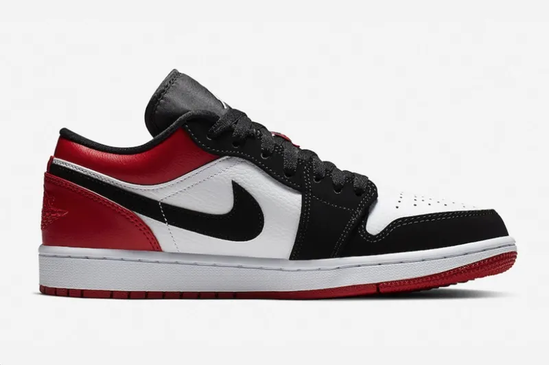 Air Jordan 1 Low OG "Black Toe" スニーカーWhite/Black-Varsity Red 