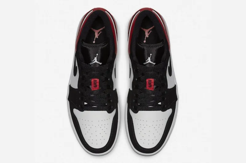 Air Jordan 1 Low OG "Black Toe" スニーカーWhite/Black-Varsity Red 