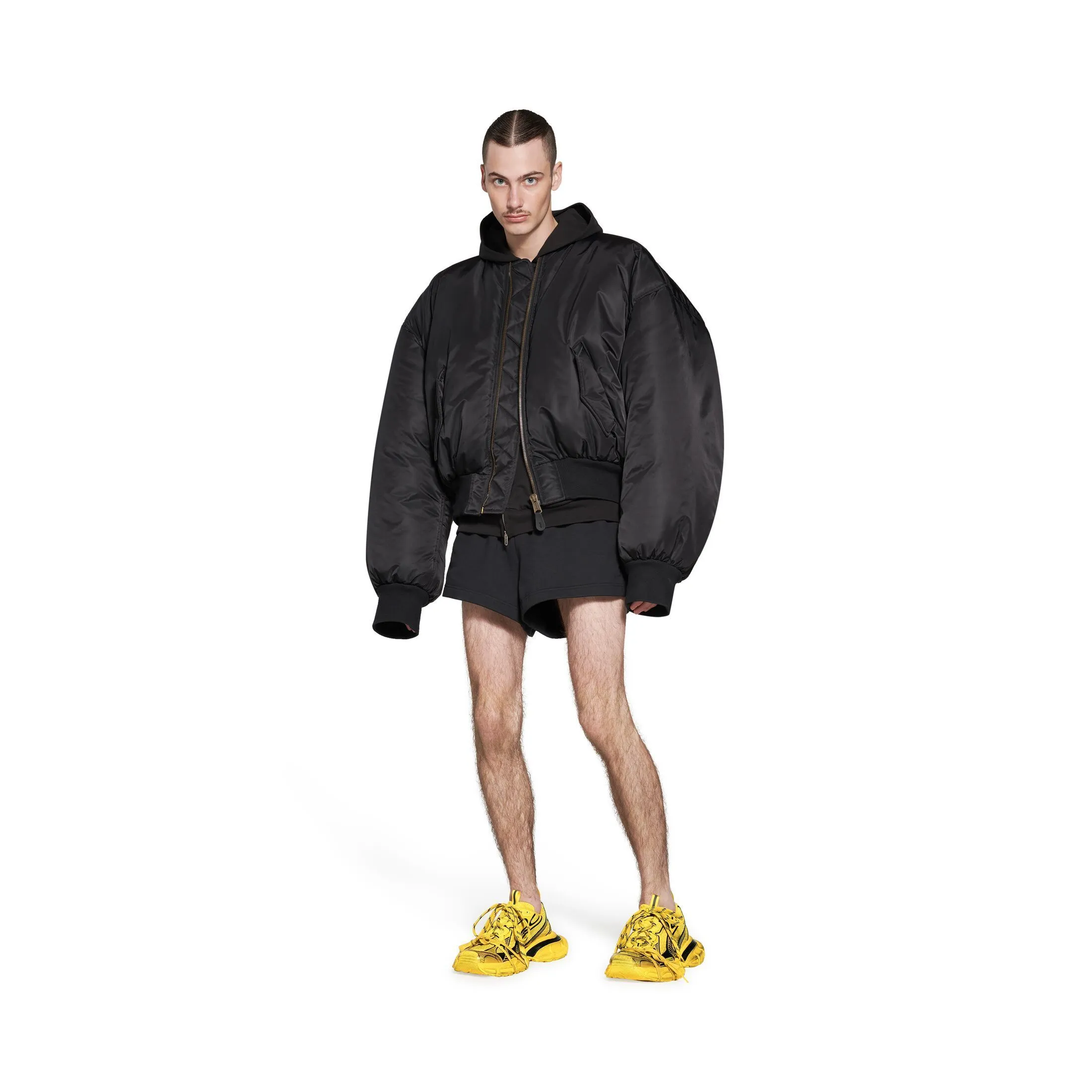 ★BALENCIAGA★ブラックとホワイトのメッシュ & ポリウレタン製 3XL トレーナーは★直営店★