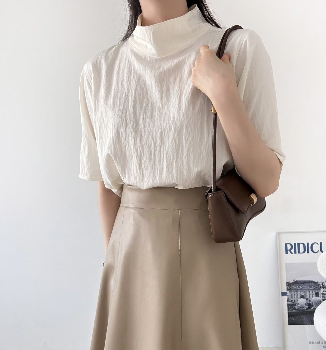 FLETA HIGH COLLAR SHORT SLEEVES TOP