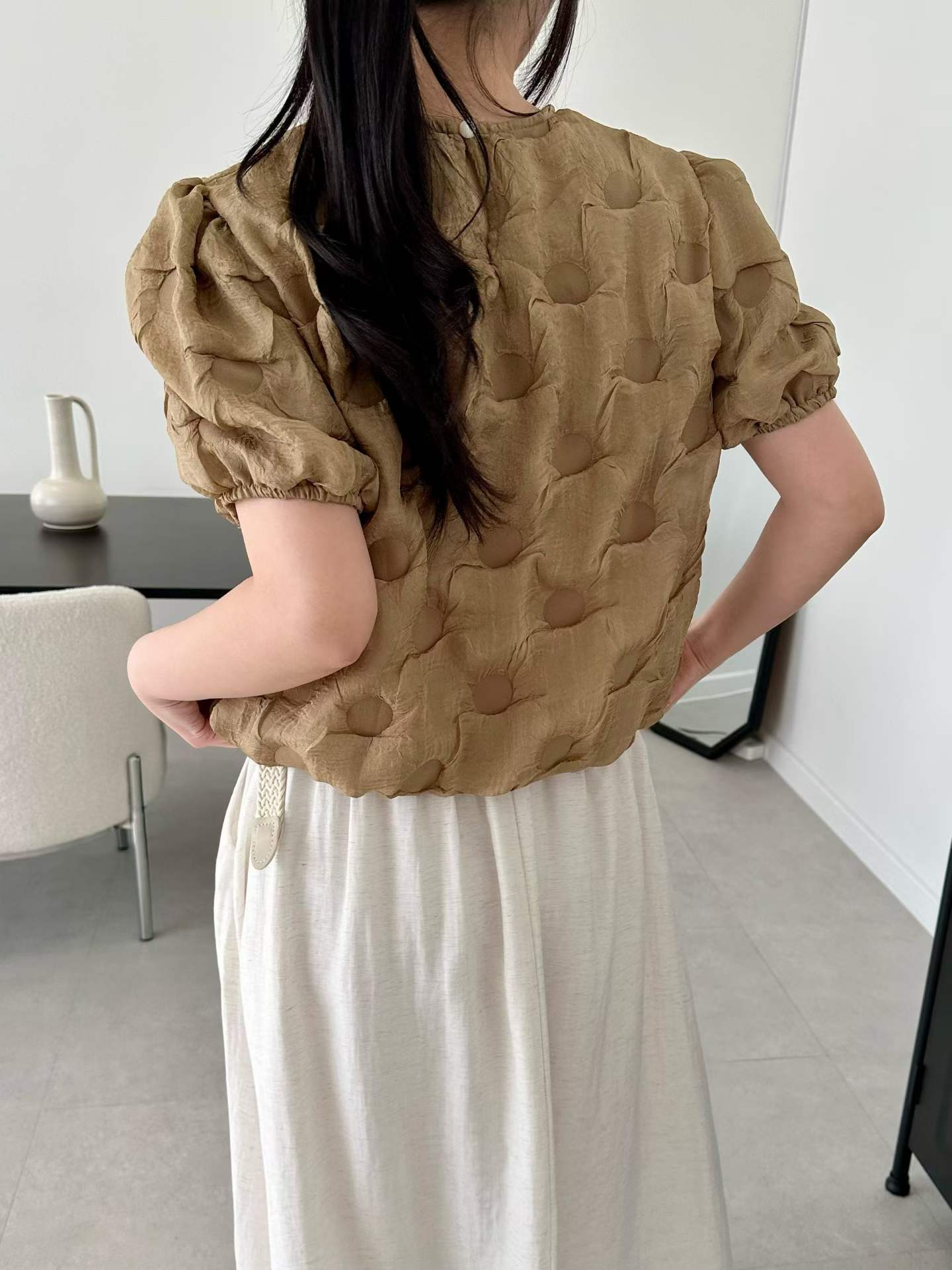 EDITH WAFFLED PUFFY ELASTIC HEM TOP