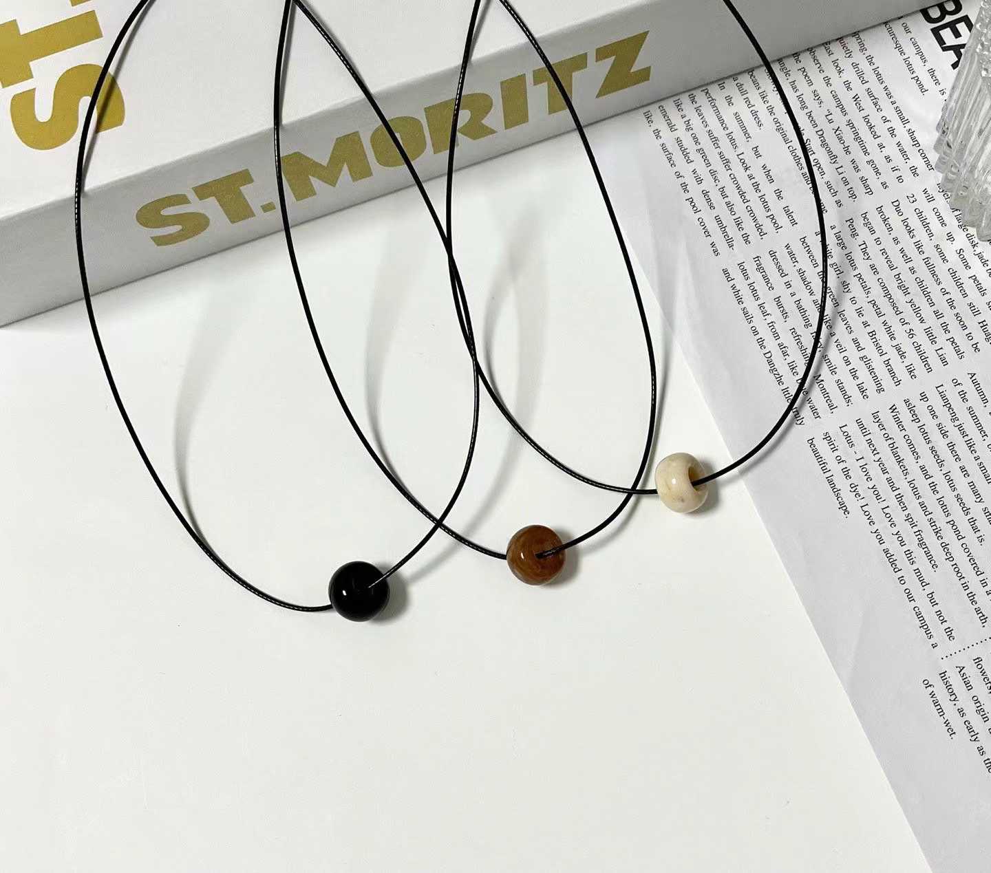 FLOSSY RING PENDANT STRING NECKLACE