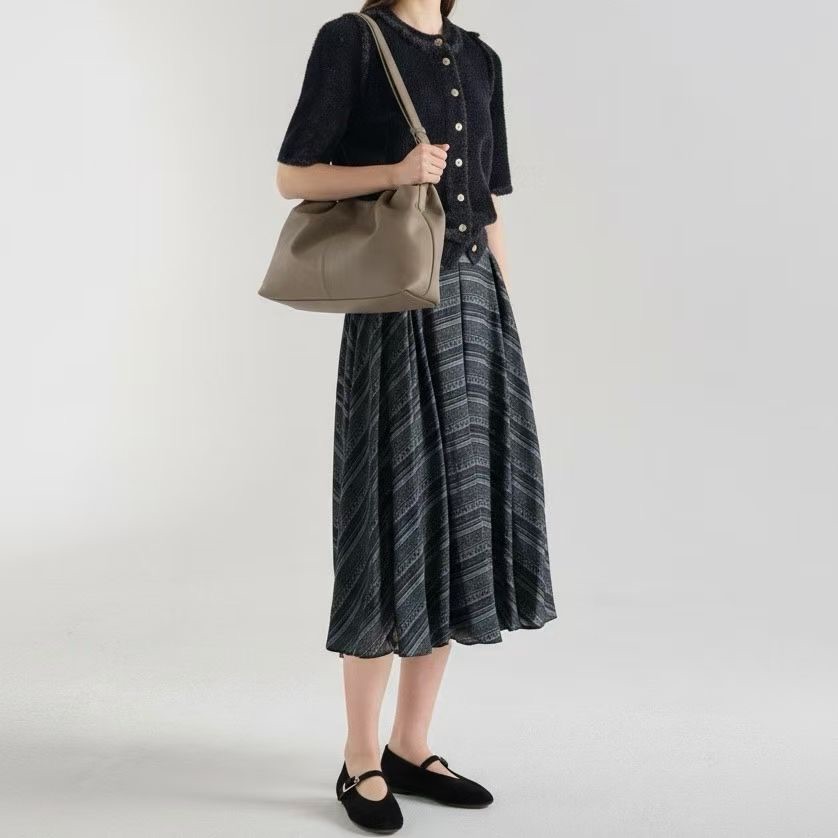 LP04 / GATHER OPENING LAMBSKIN BAG