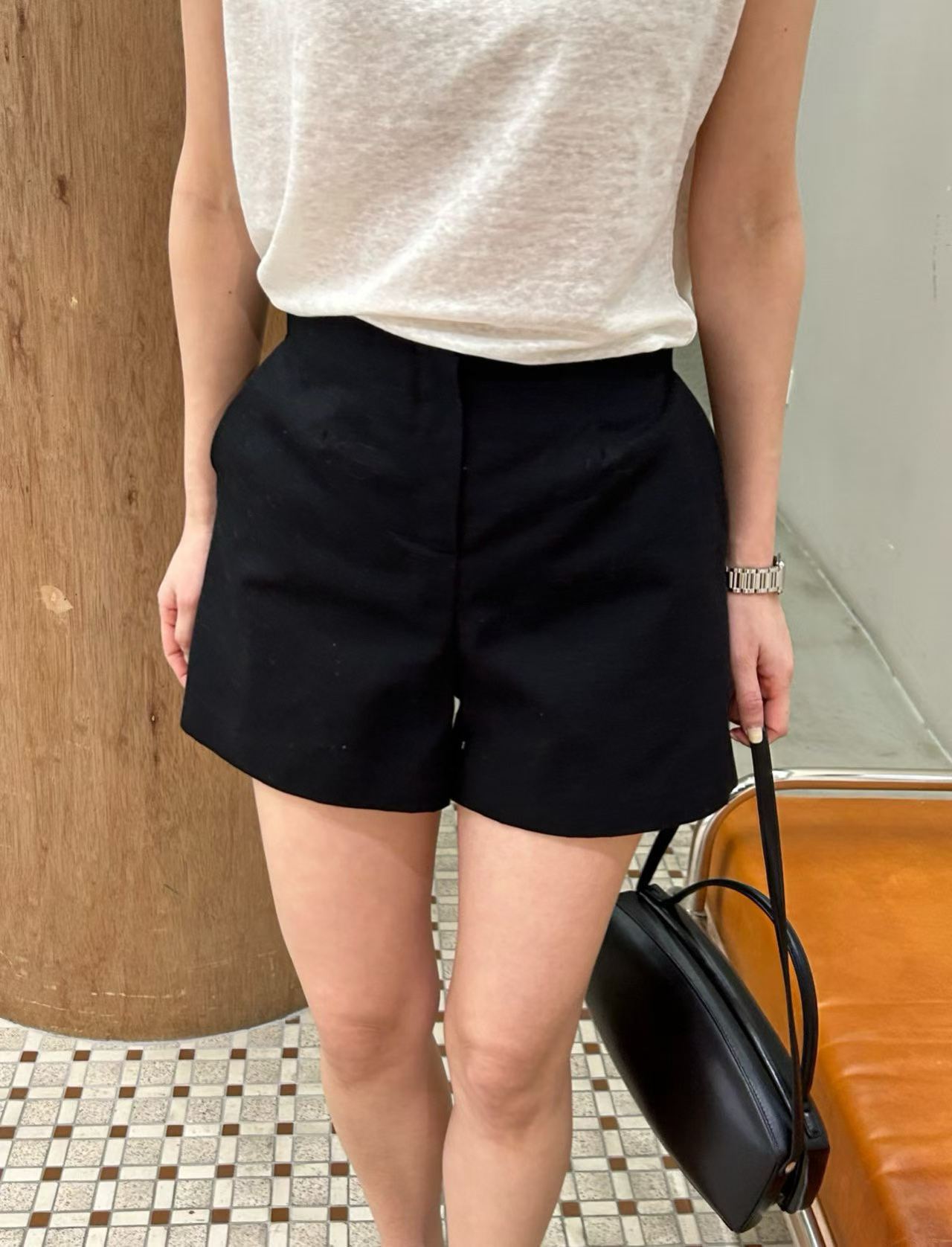 ERIN FRONT DART BACK ELASTIC SHORTS