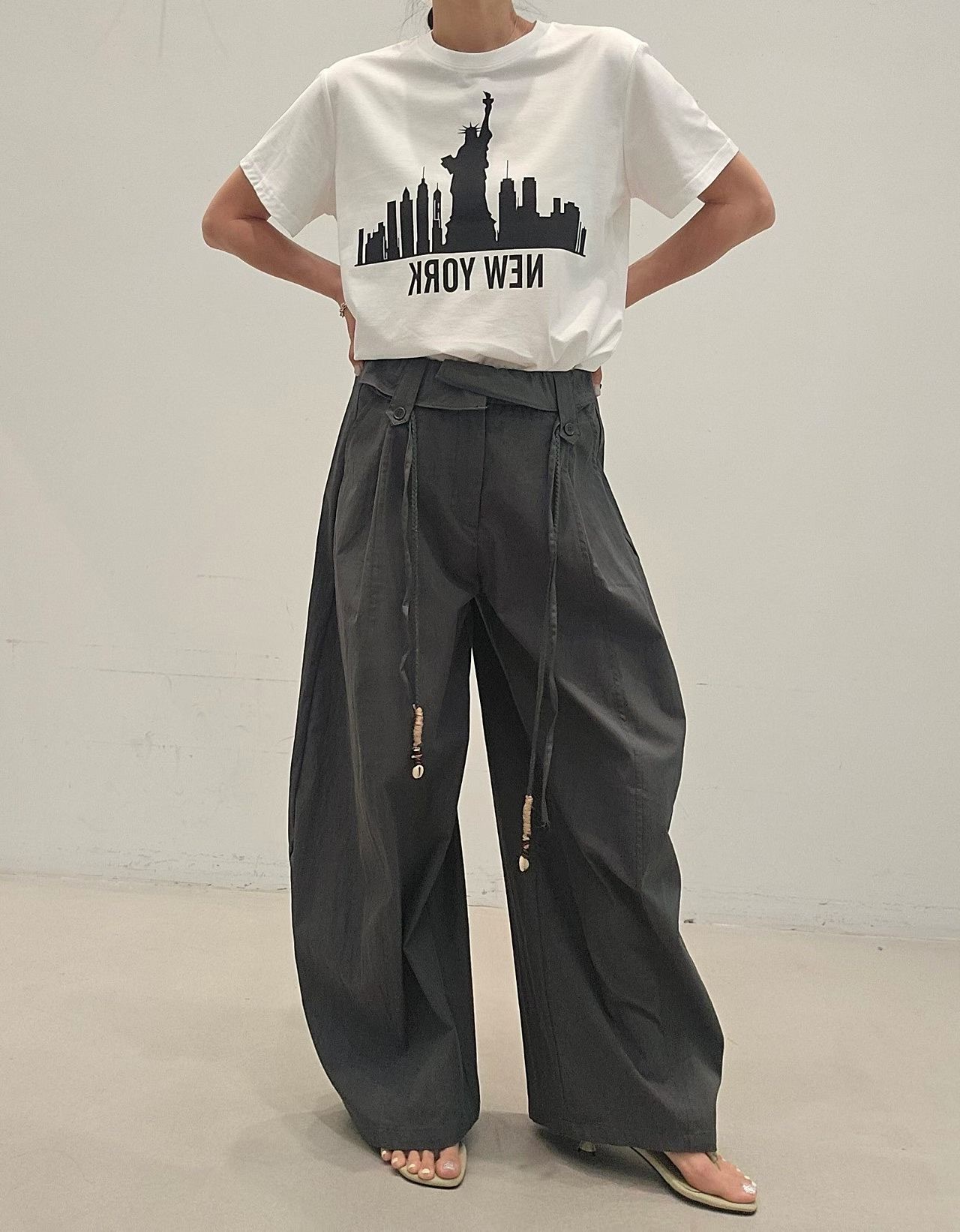 PG09 / FOLD-DOWN TROUSERS WITH BELT