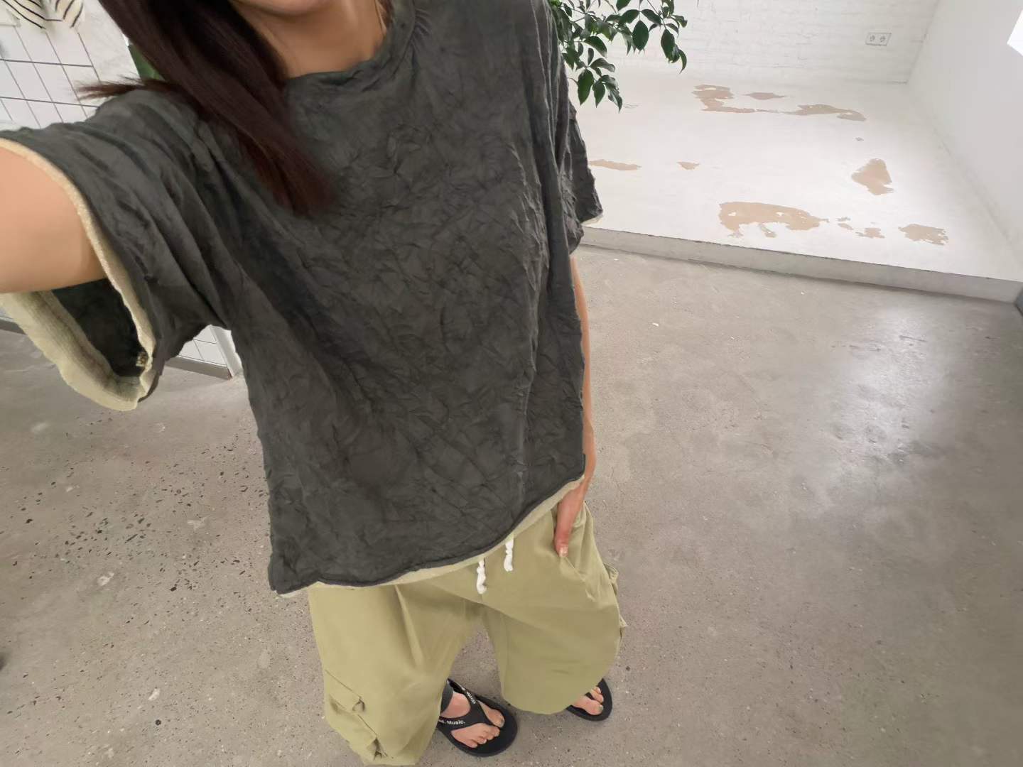 ELYSE GAUZE TRIM CRINKLE TOP