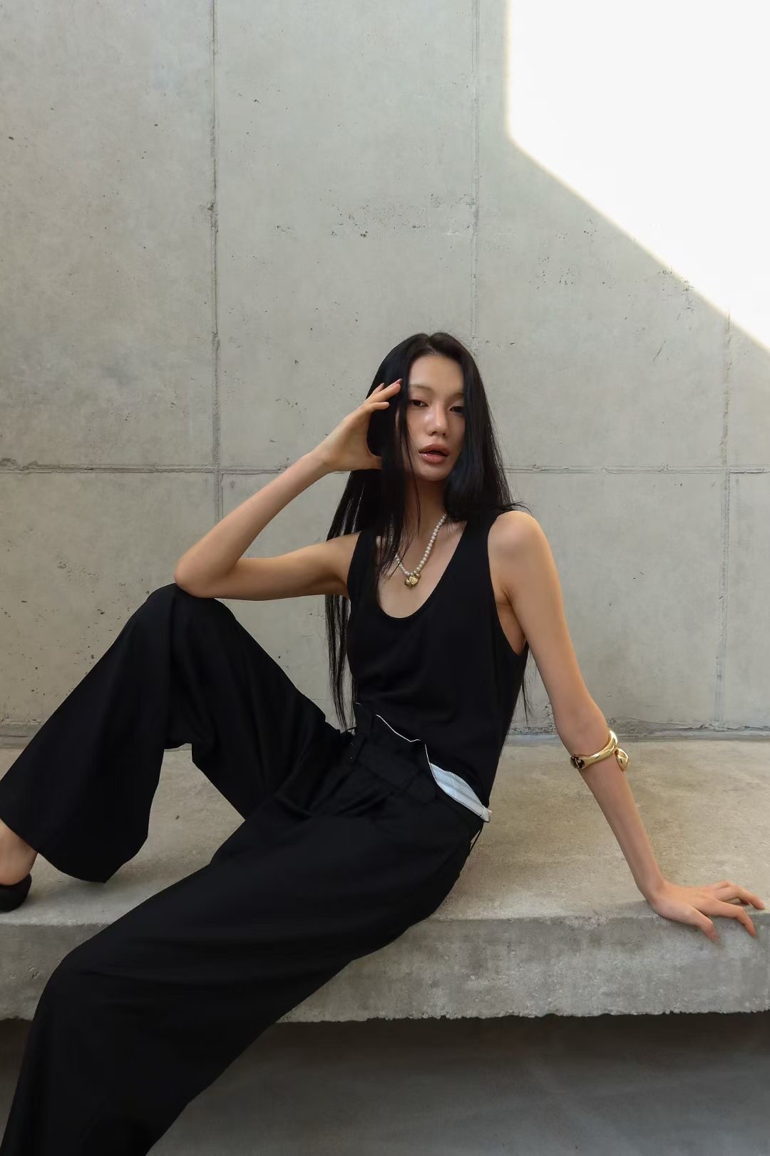 BY10 / SCOOP NECKLINE TANK TOP