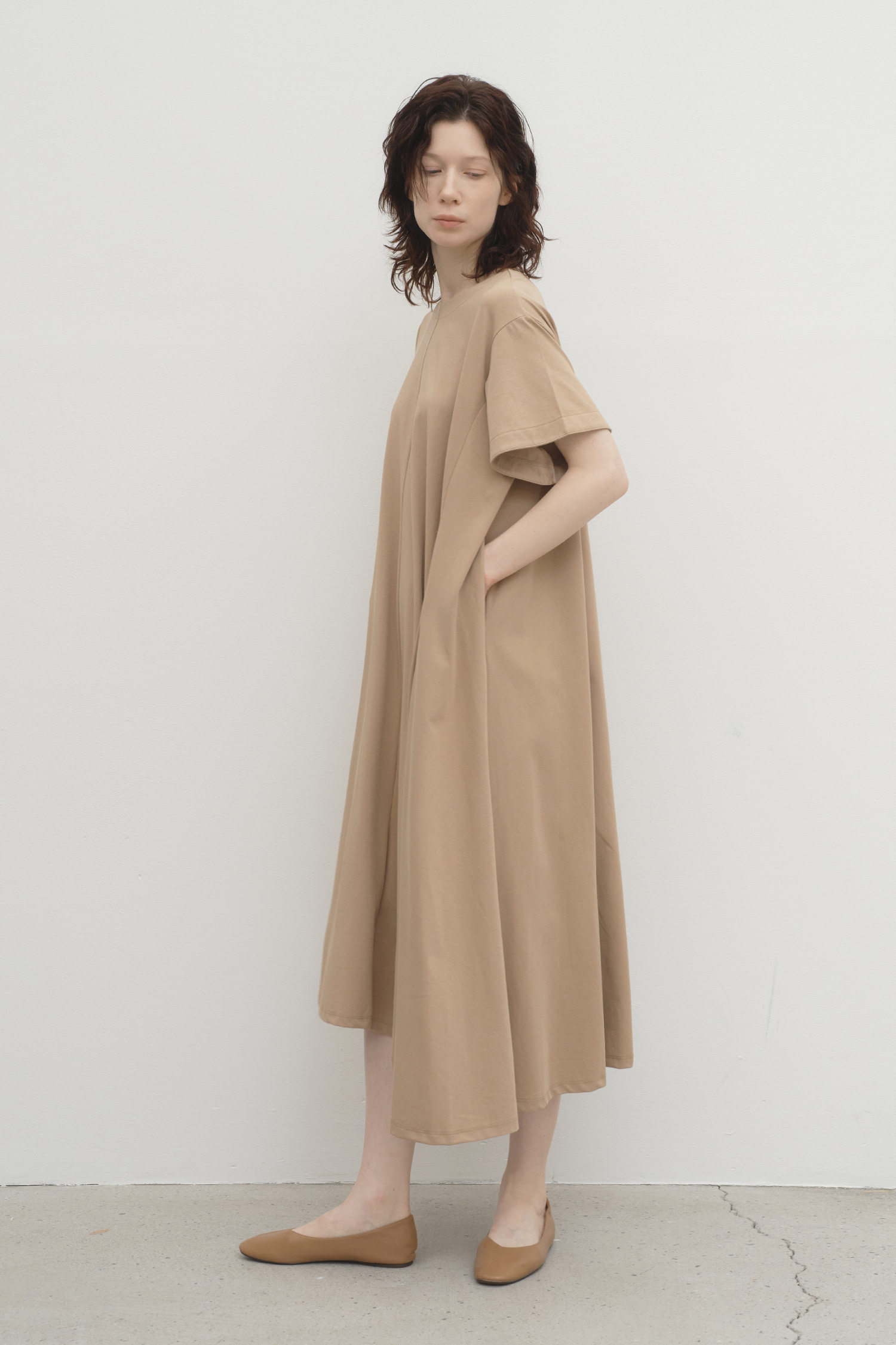 WW23 / KITTEN DIAGONAL FLARE DRESS