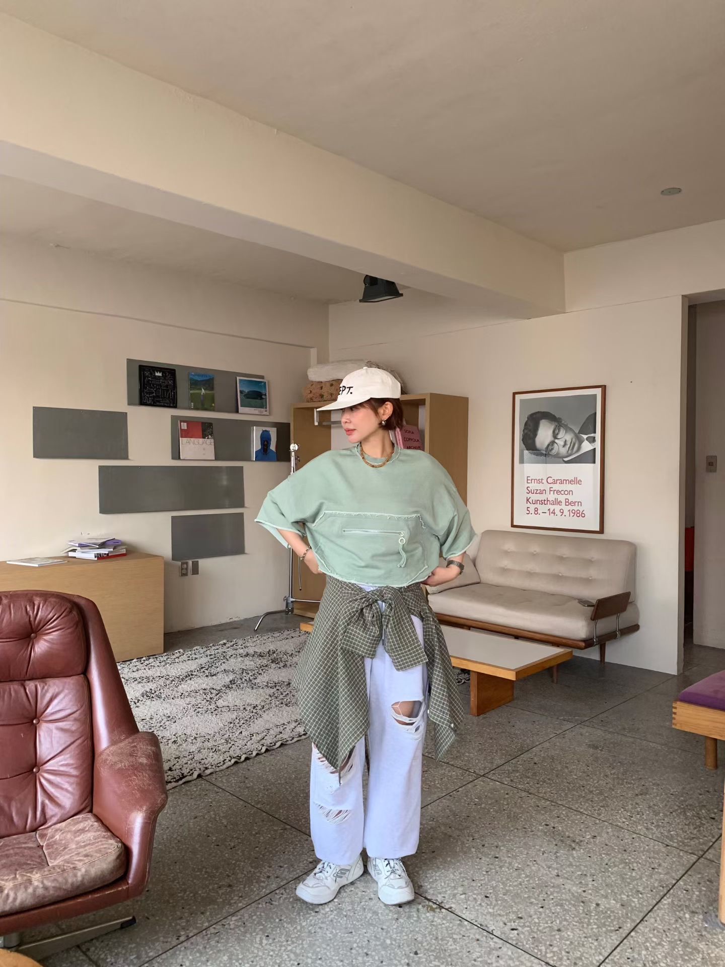 KL19 / FRAYED HEM ZIP DETAIL TEE