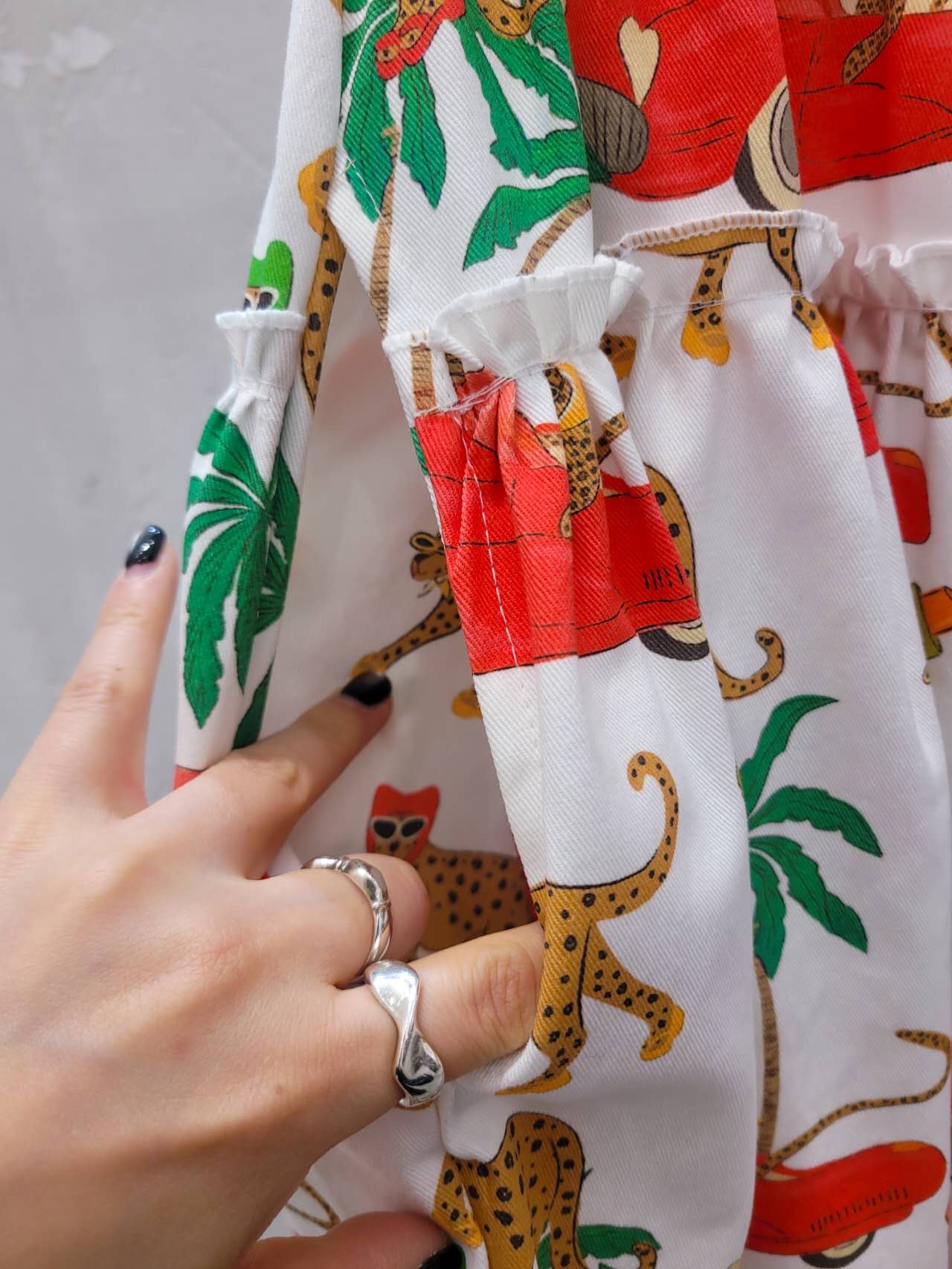 LC19 / LEOPARD IN HEADSCARF POCKET SKIRT