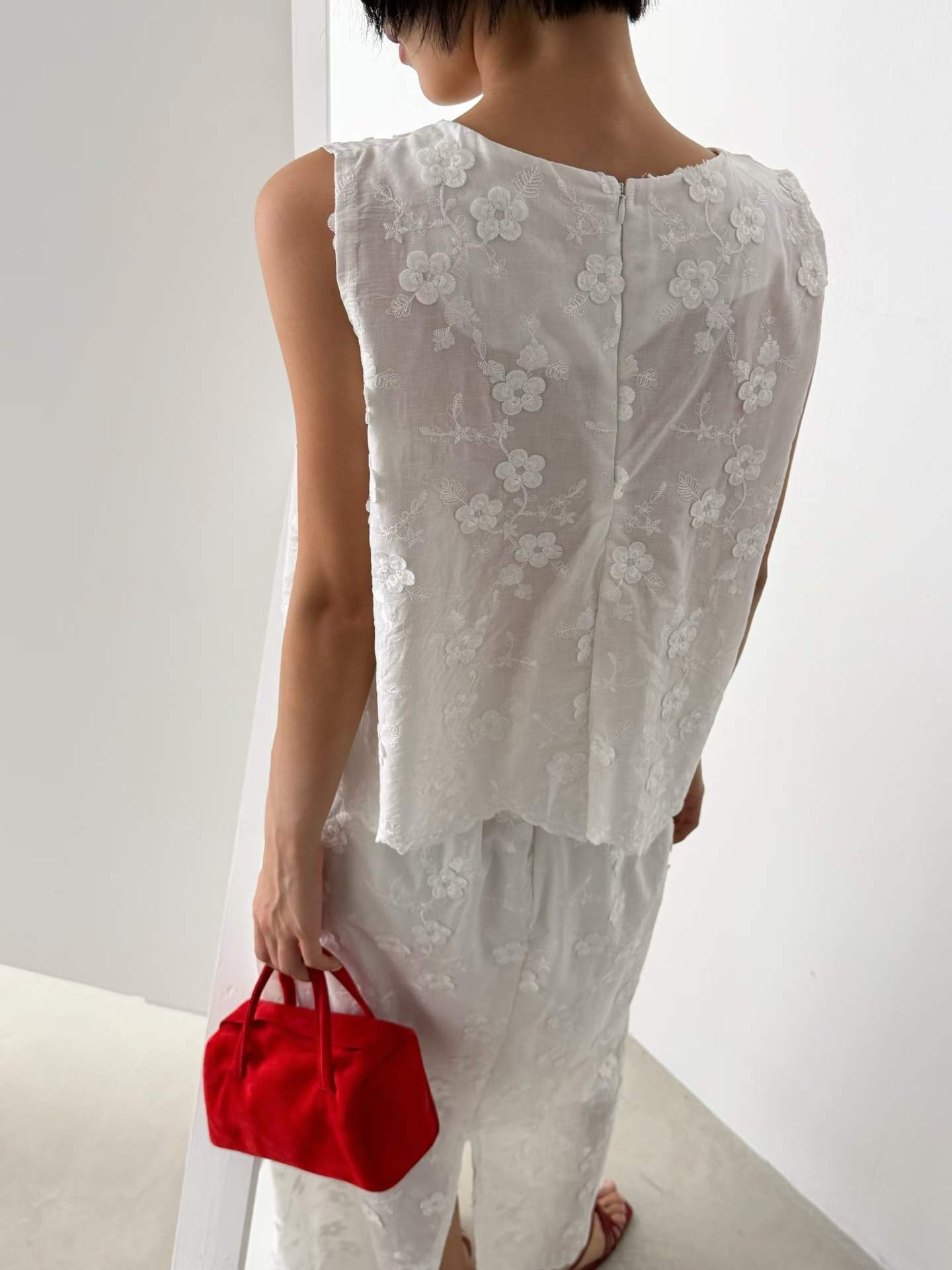 ELLISON BRODIER SLEEVELESS TOP