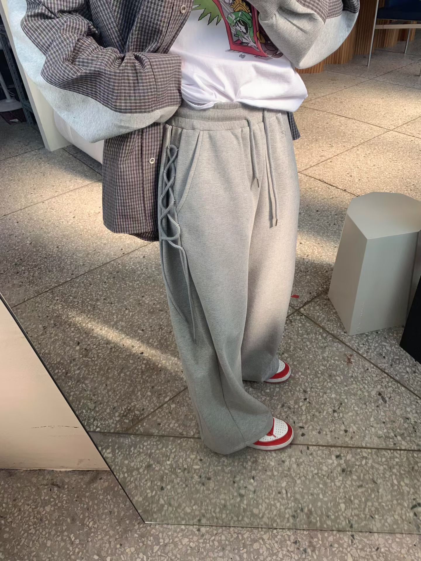 KL10 / SIDE TIE DETAIL SWEATPANTS