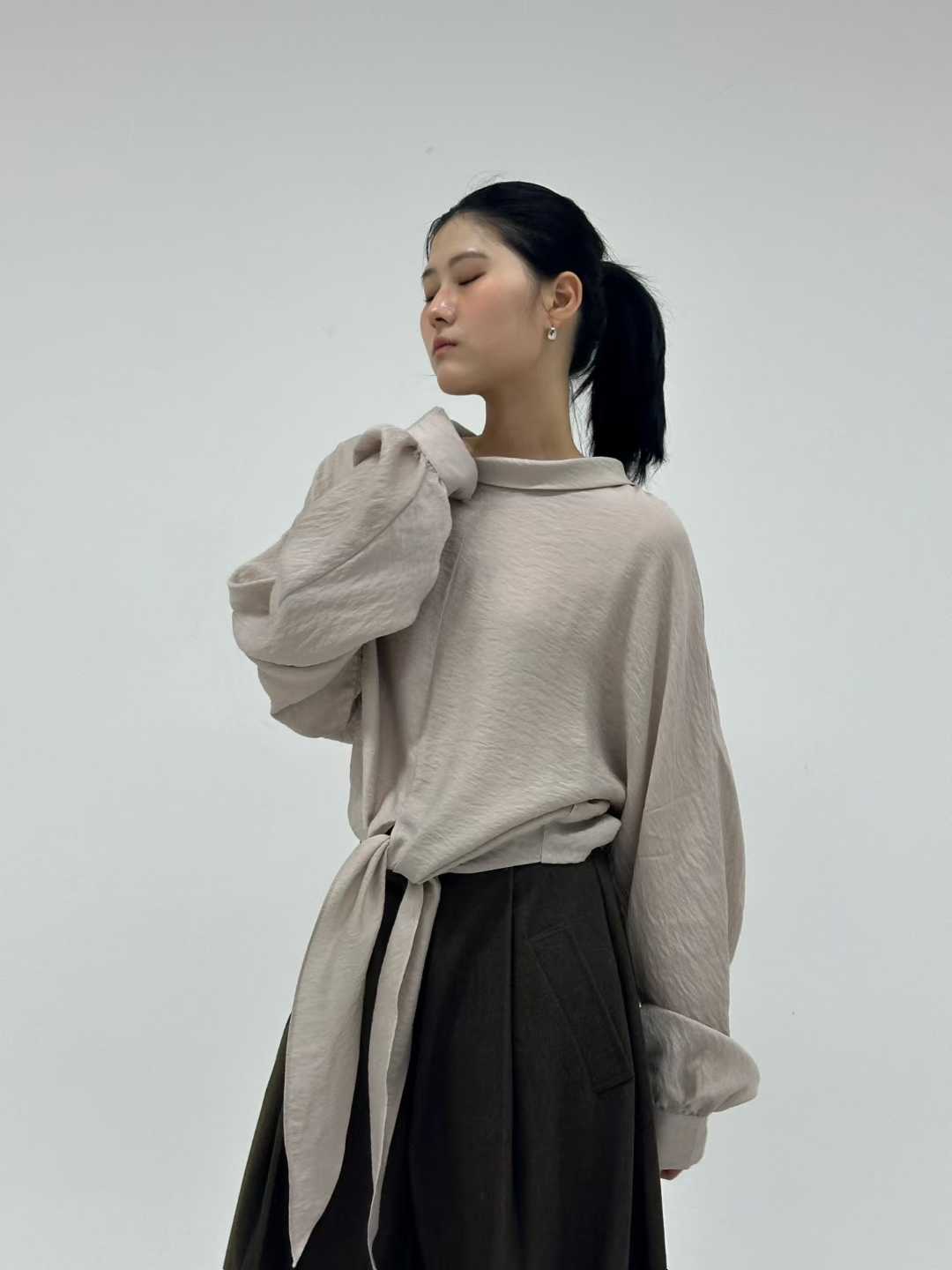 DAEL FRONT KNOT BLOUSE