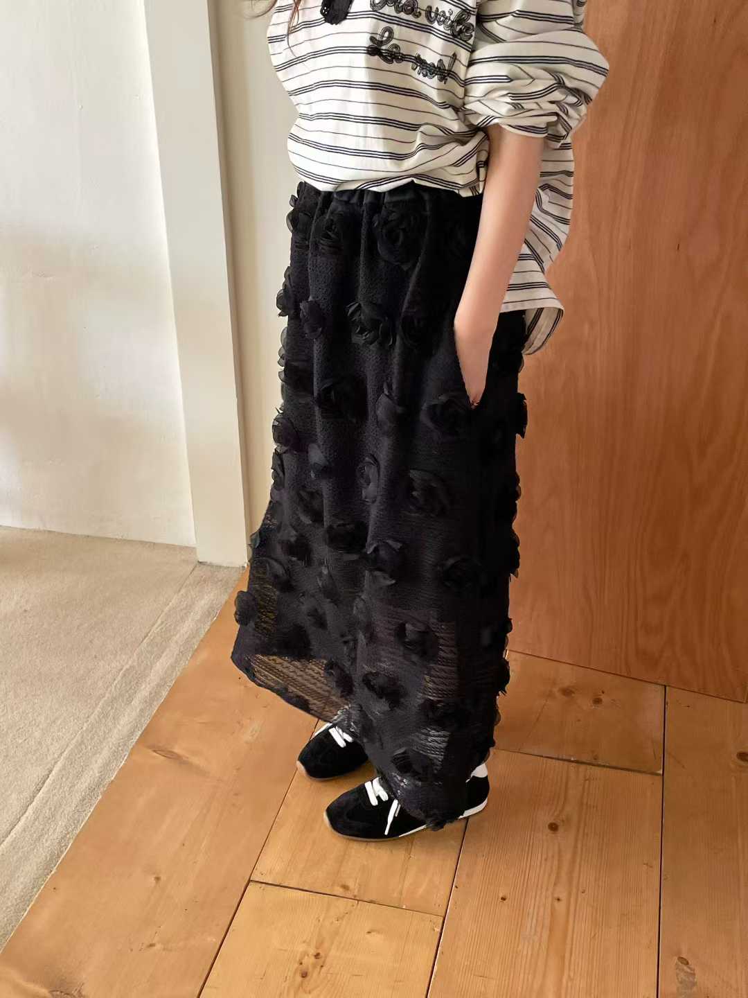 EVERLEE ROSETTES BANDING SKIRT