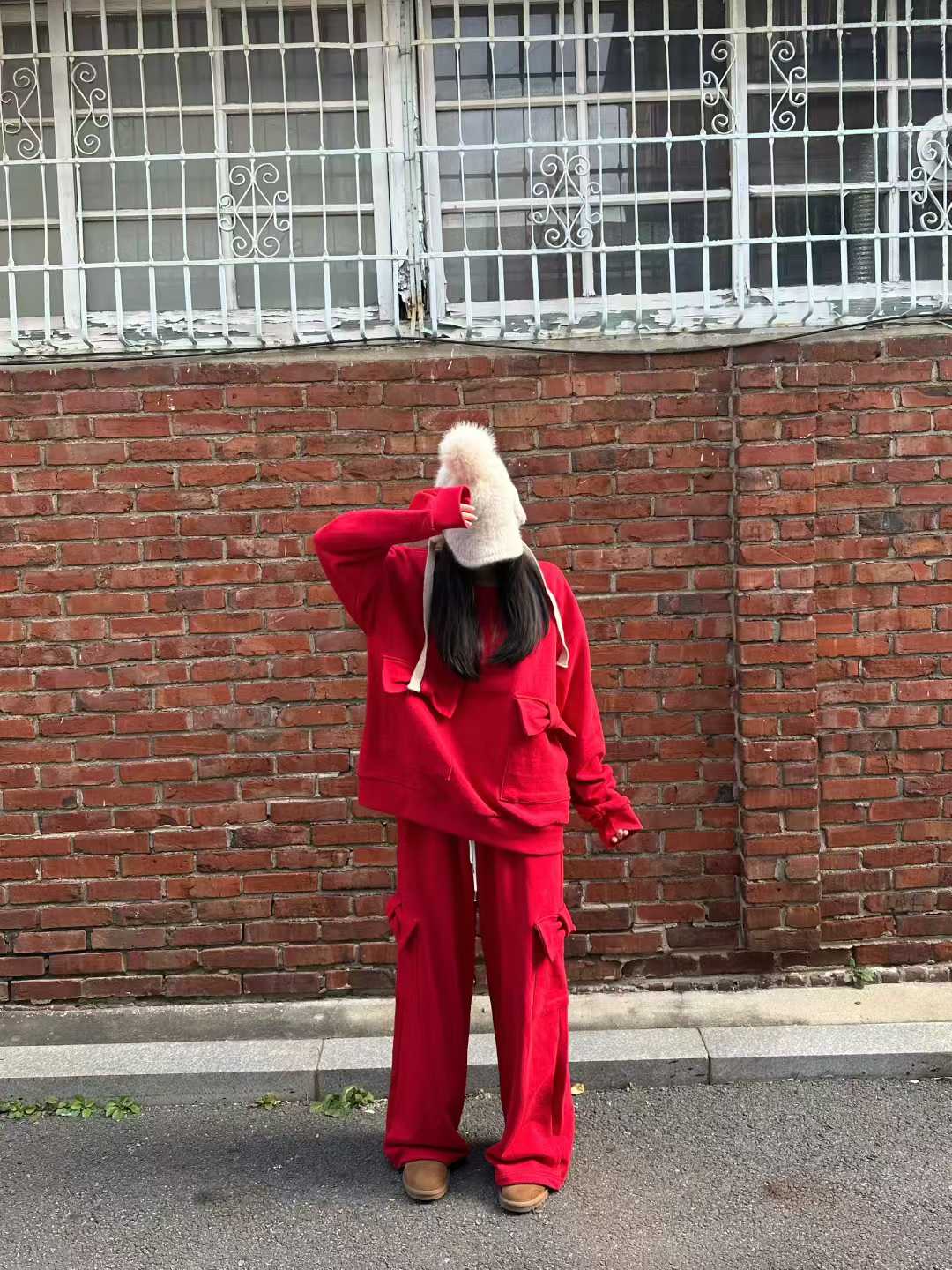 DAISY BOW POCKET SWEATSHIRT