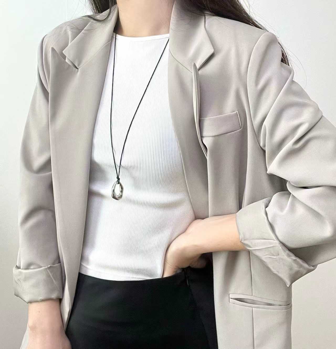FRANCINNE IRREGULAR DONUT PENDANT STRING NECKLACE