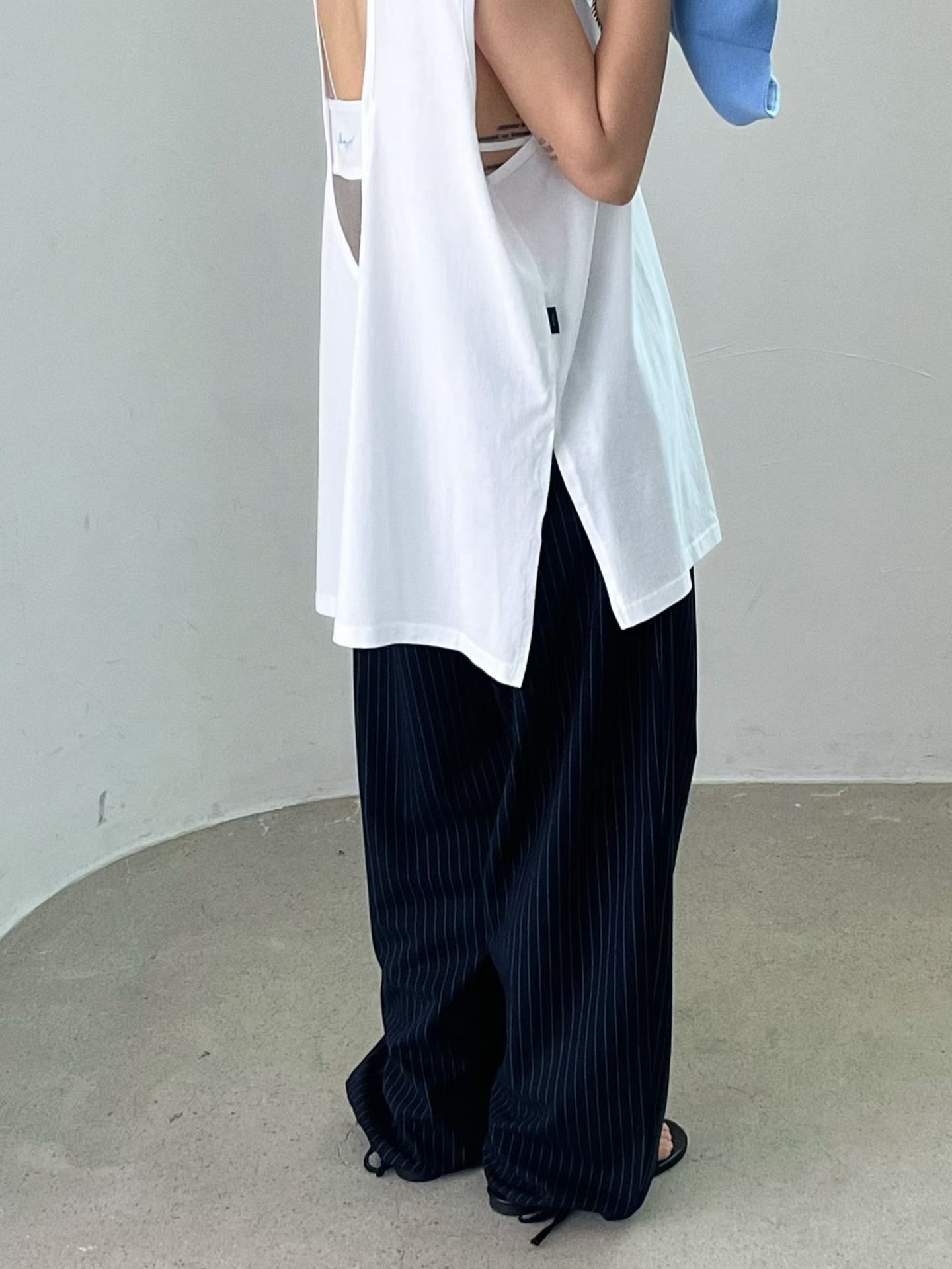 PG19 / OPEN LOW BACK TANK TOP