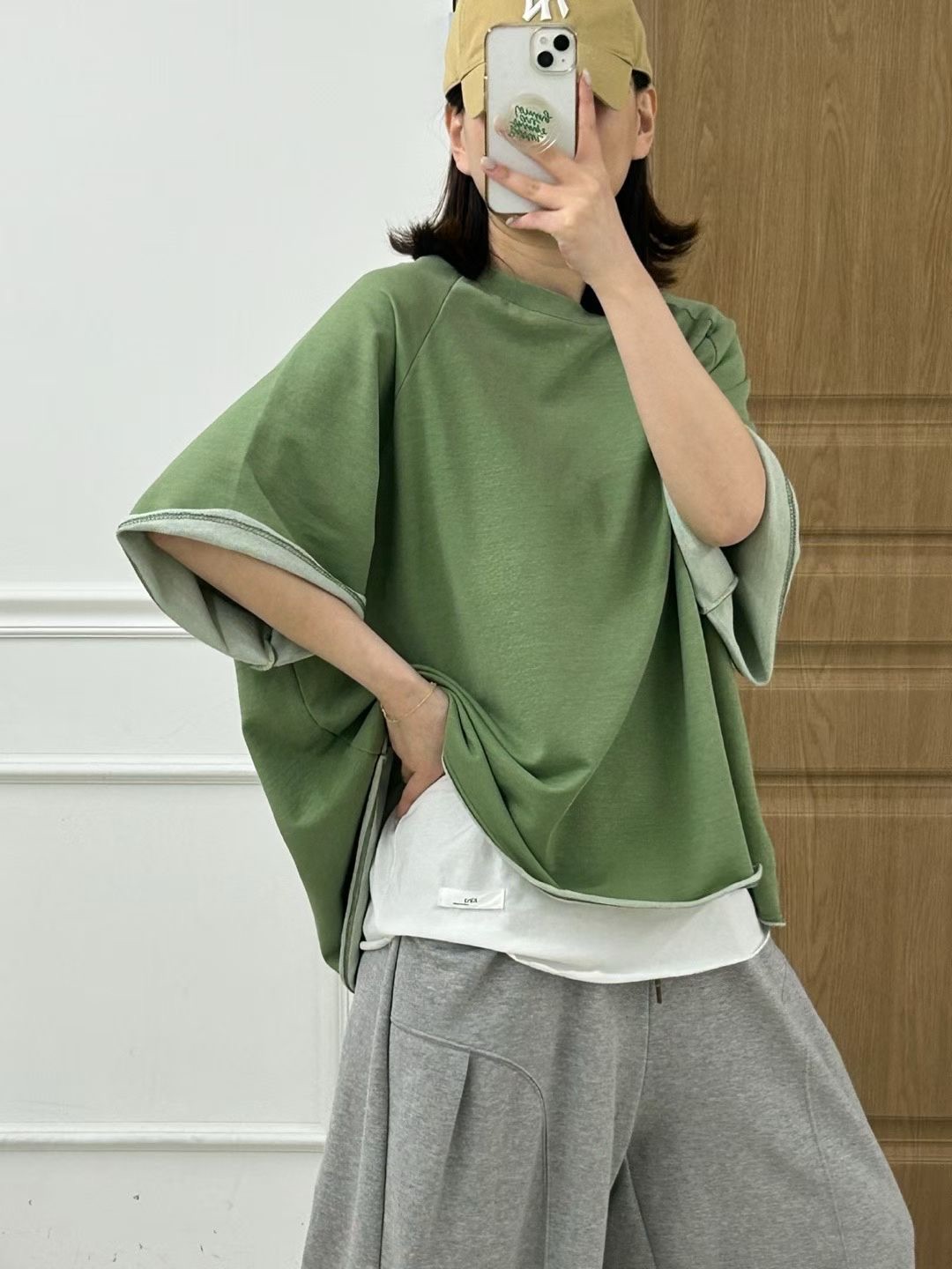 KR07 / RAGLAN SLEEVES RAW EDGE TEE