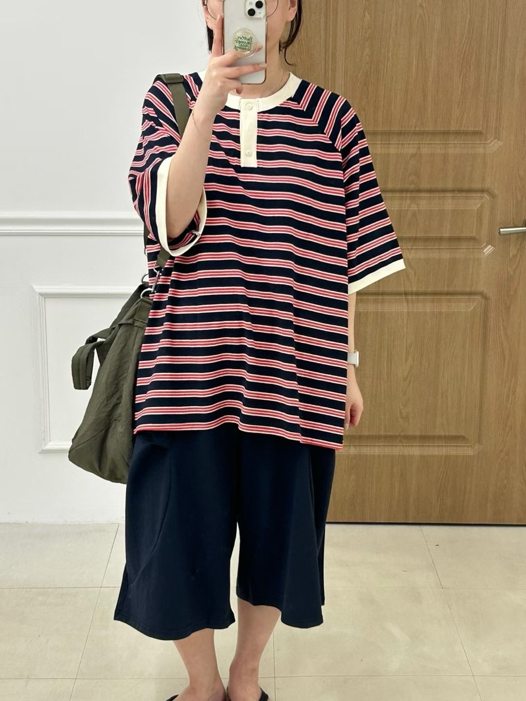KL23 / MULTI-STRIPE HENLEY TEE