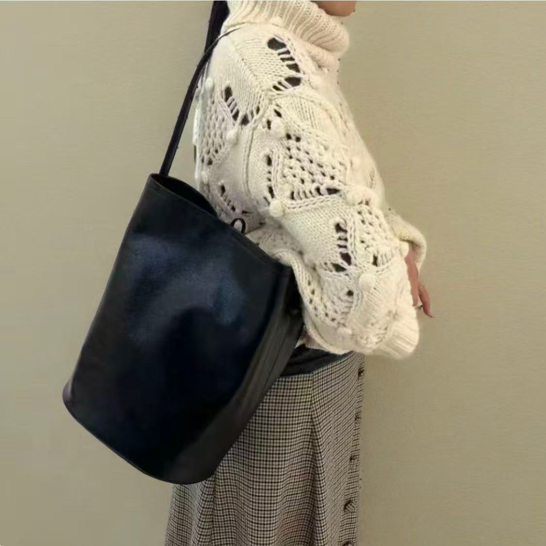 LP12 / LONG BUCKET BAG