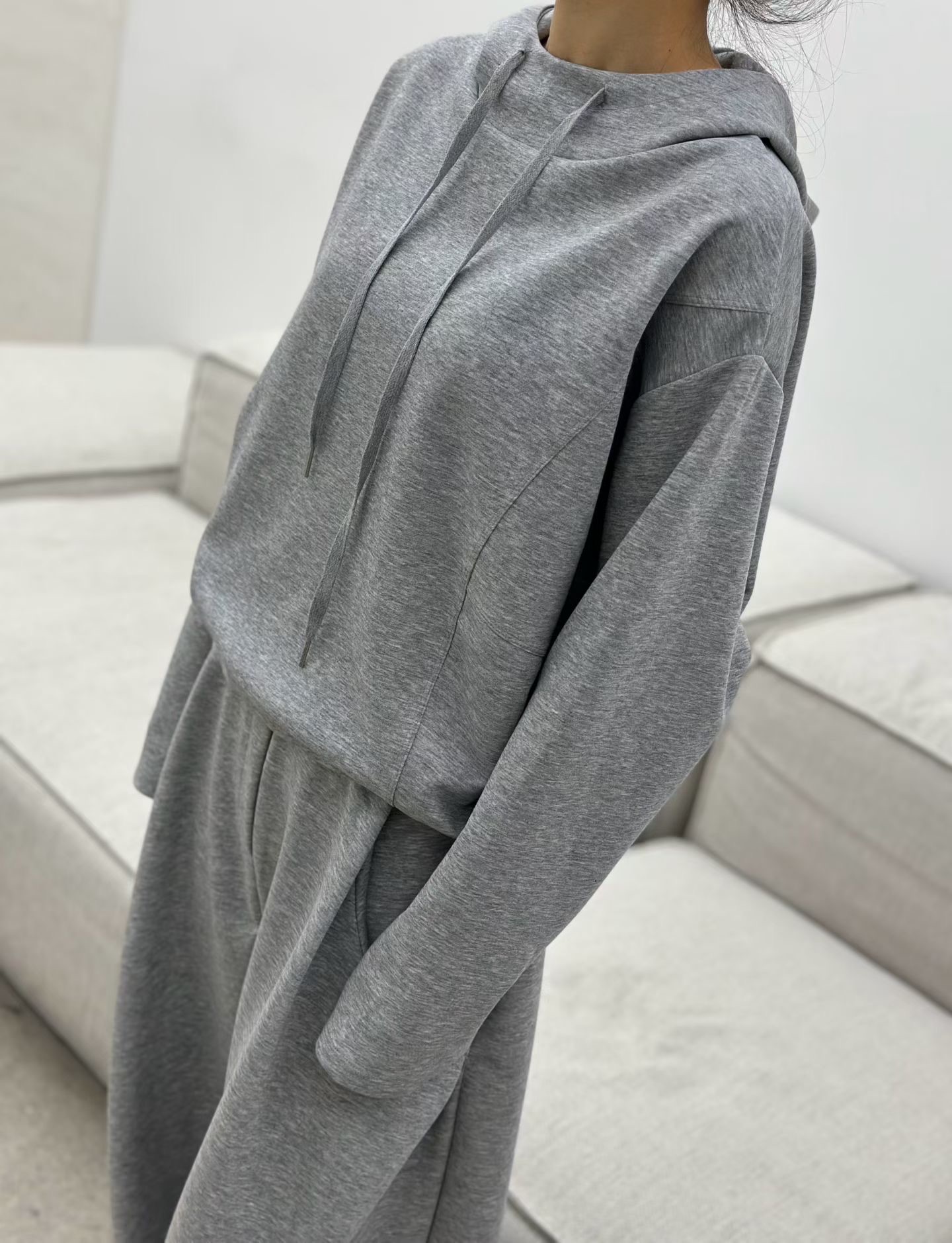 LE07 / IRREGULAR HEM HOODED PULLOVER