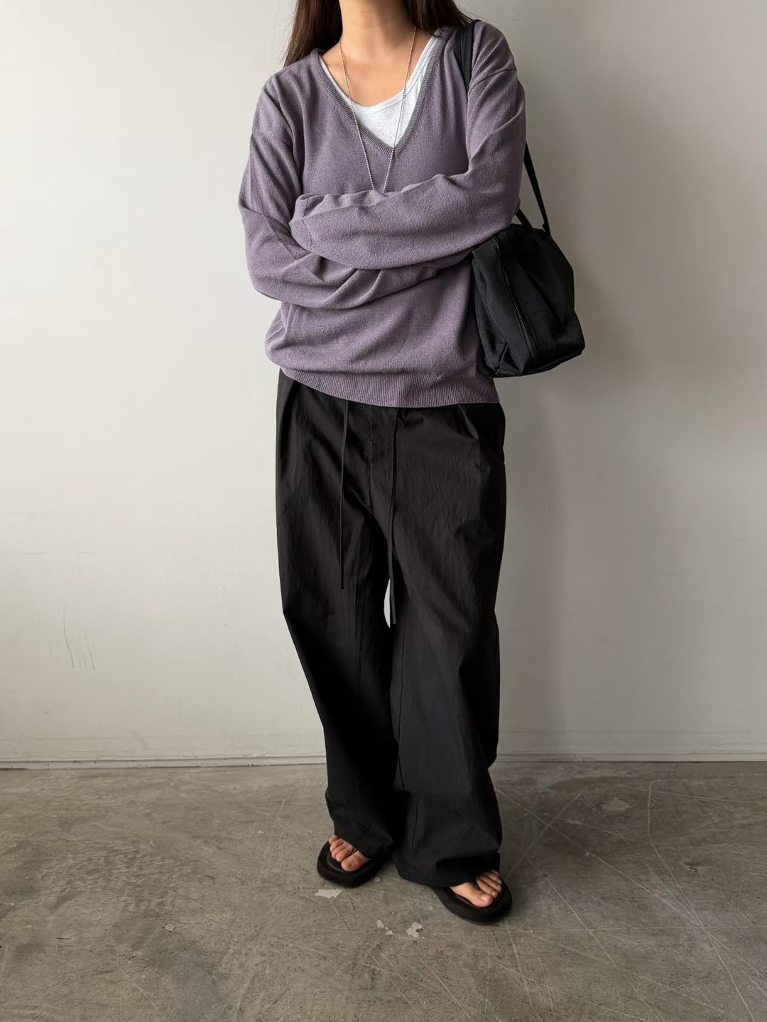 YQ26 / RELAXED-FIT PLEATED WIDE LEG TROUSERS