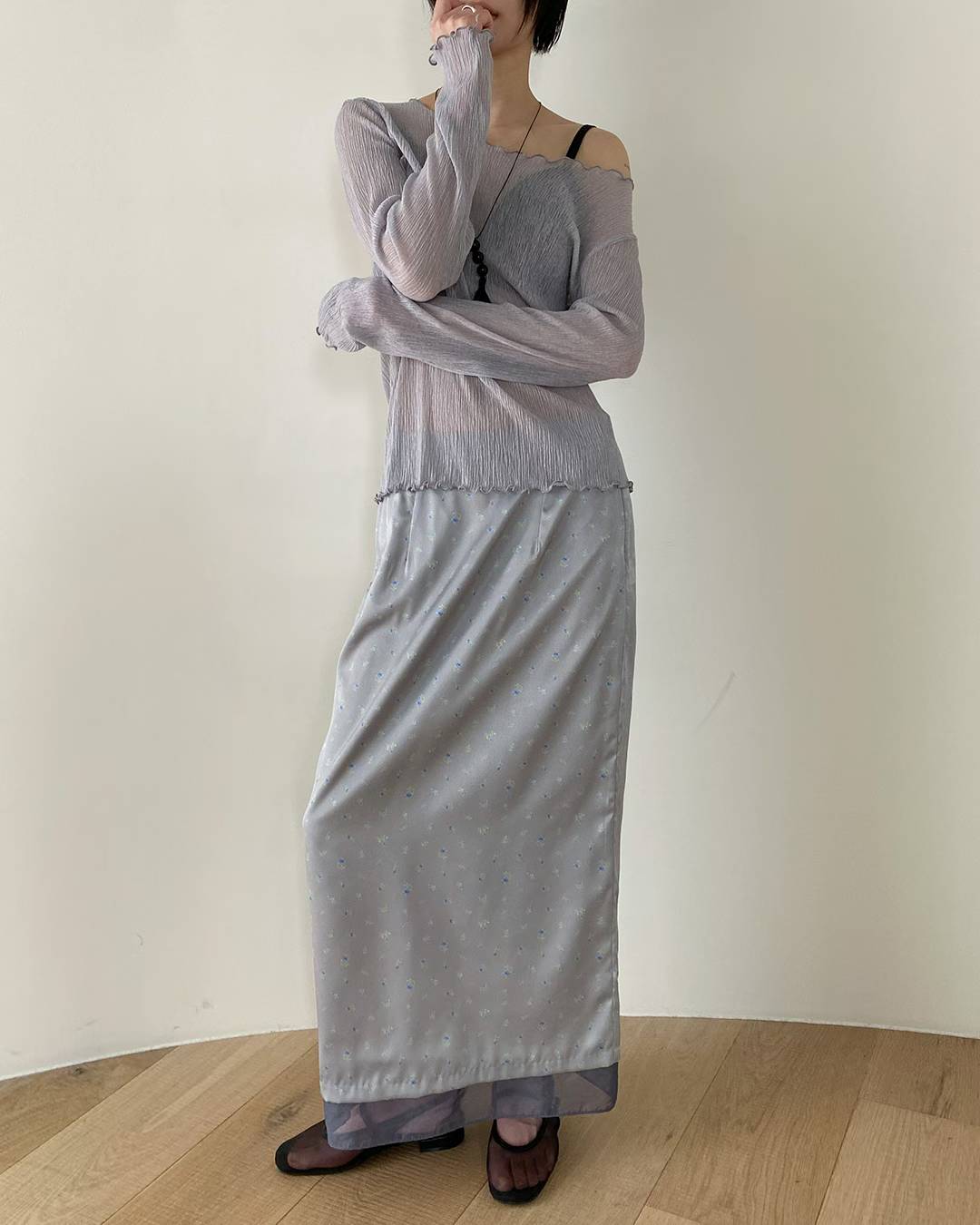 ESSENCE BACK BANDING SATIN FLORAL SKIRT