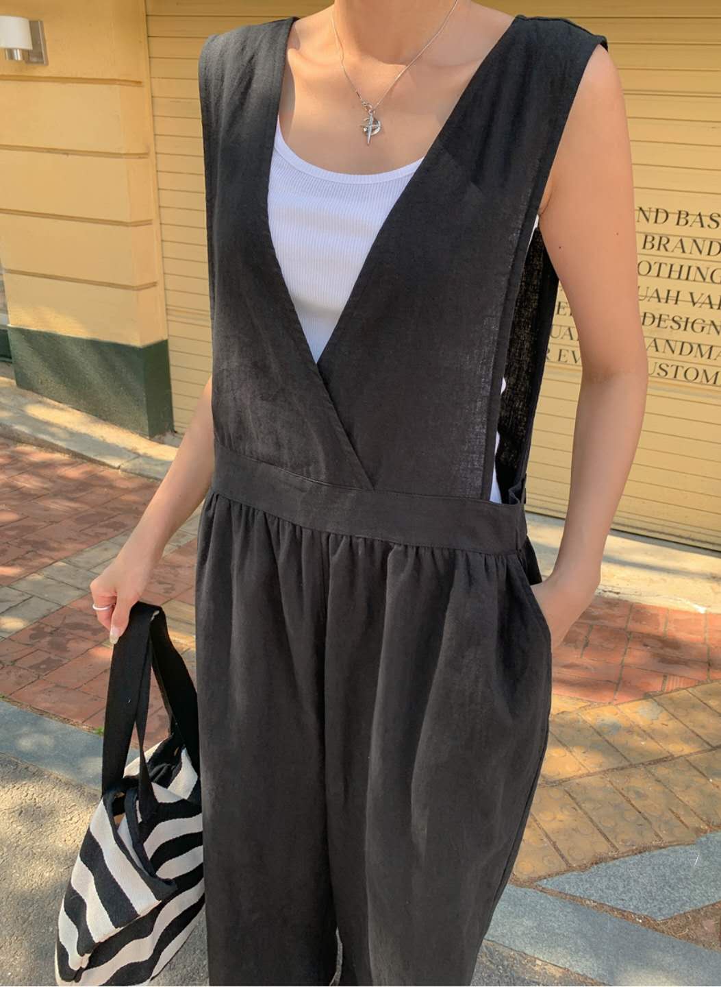 750426/OPEN BACK POCKET JUMPSUIT 