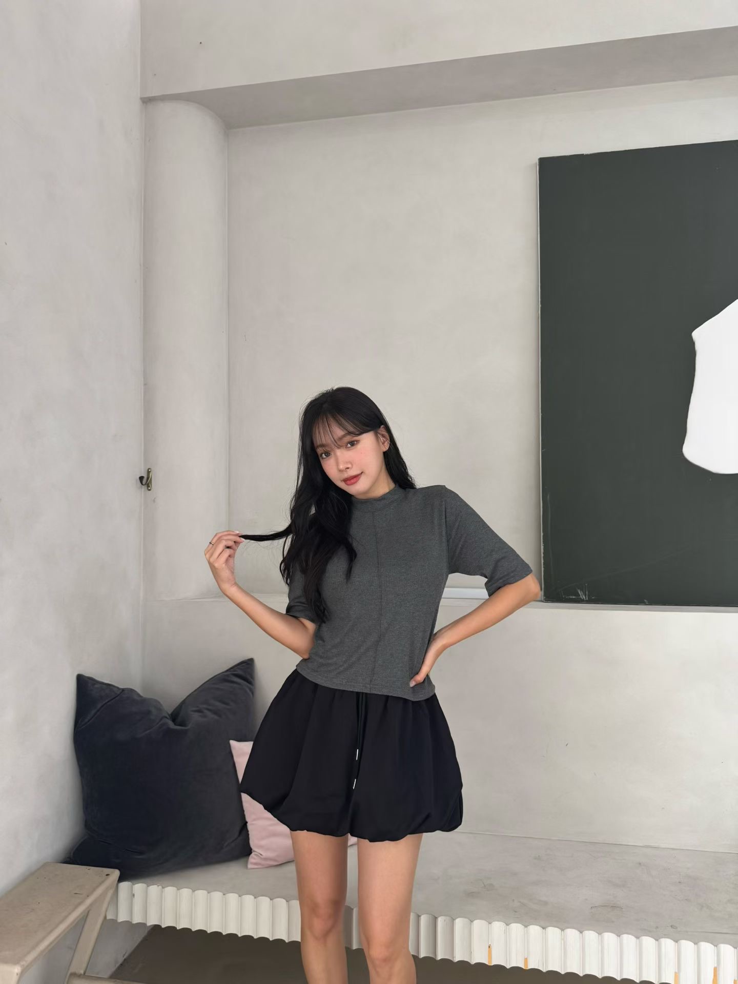 YQ34 / HIGH NECKLINE SOFT TEE