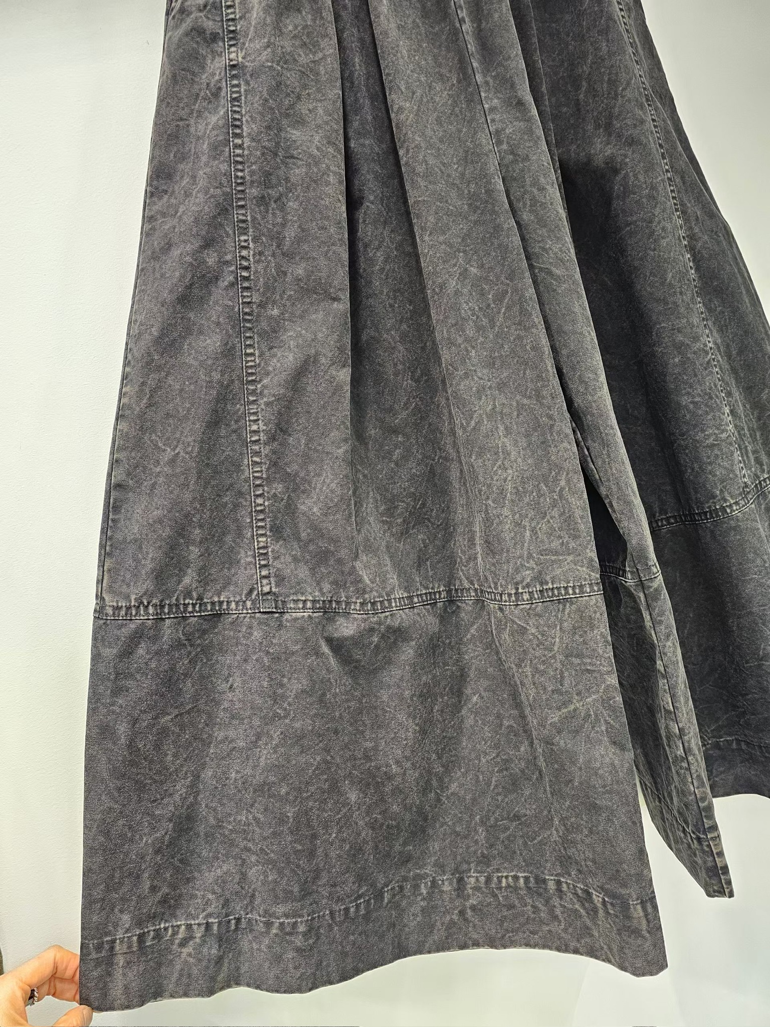 YY17 / PIGMENT WASHED WIDE-LEG TROUSERS