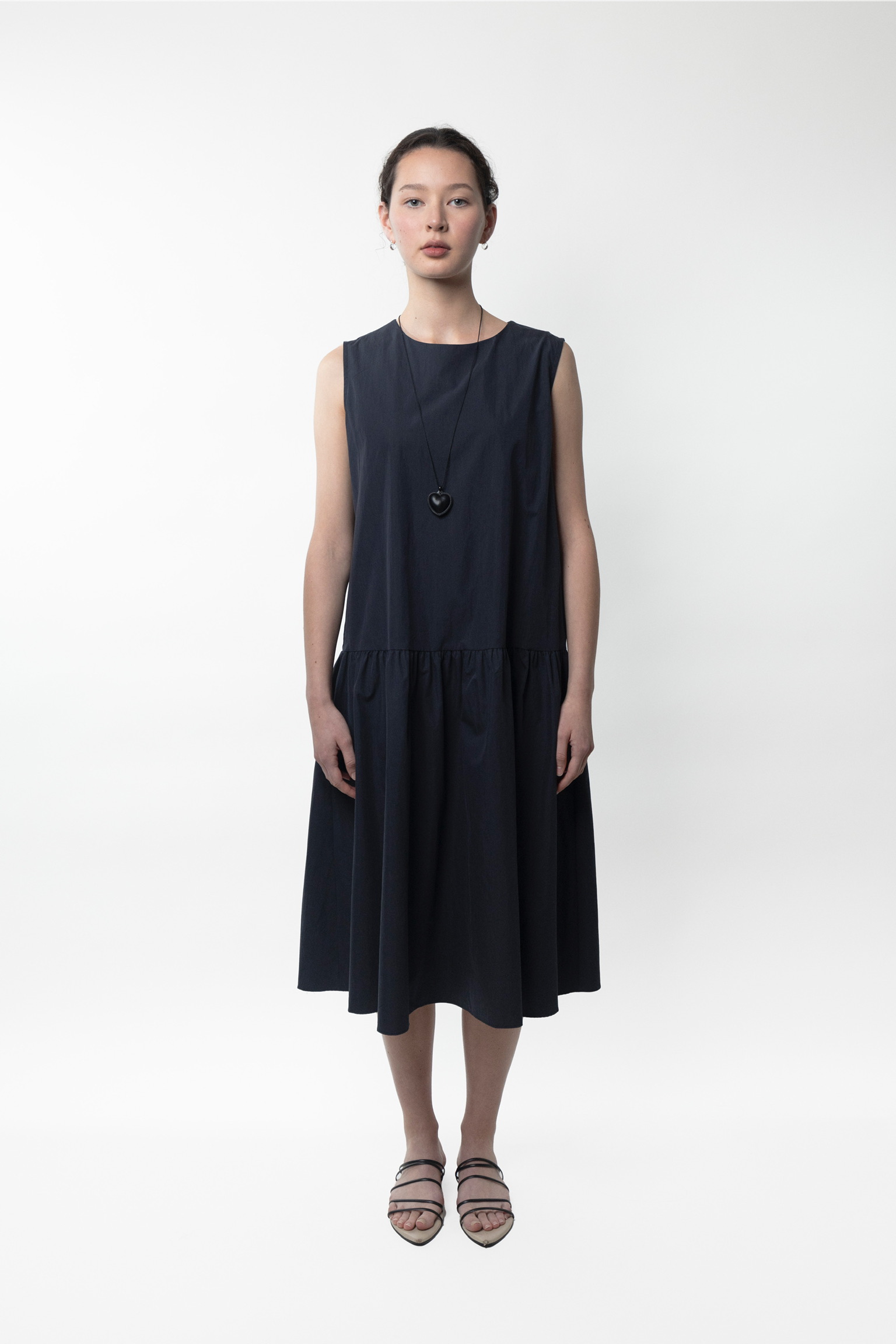 AL18 / Sleeveless Drop Waist Dress